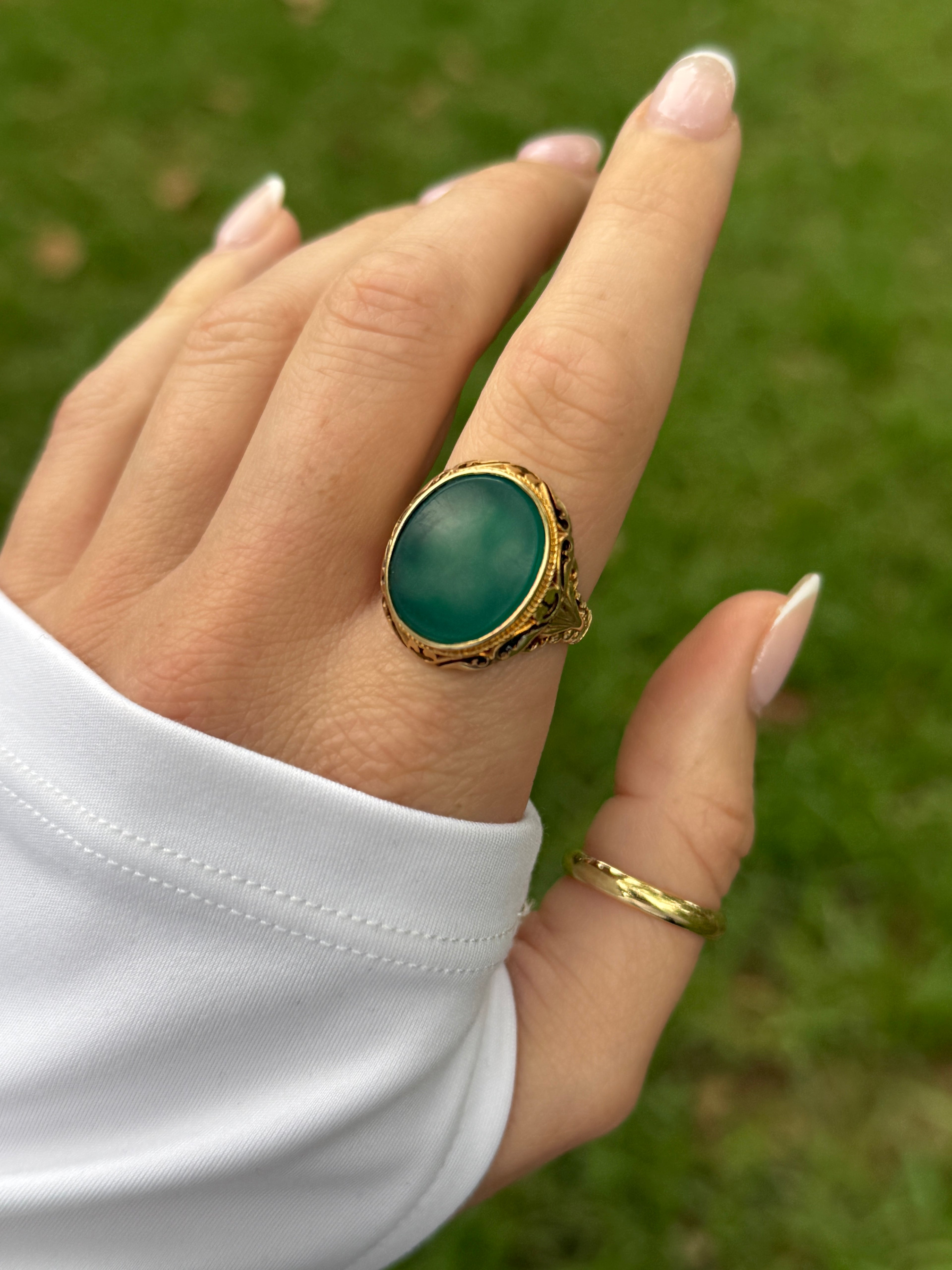 Green Chrysoprase Cabachon Signet Ring