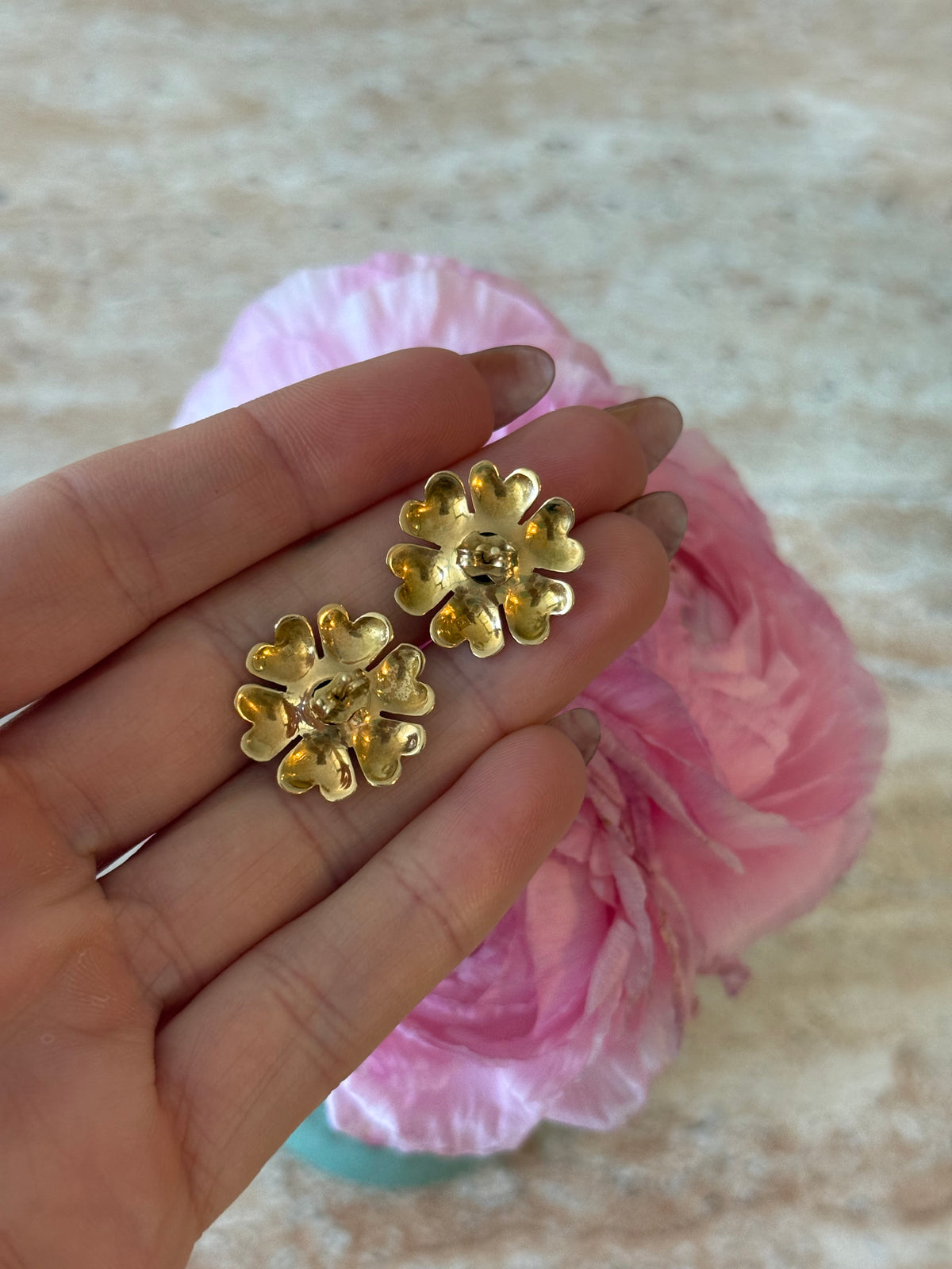 18k Ruby Cabochon Heart Daisy Earrings