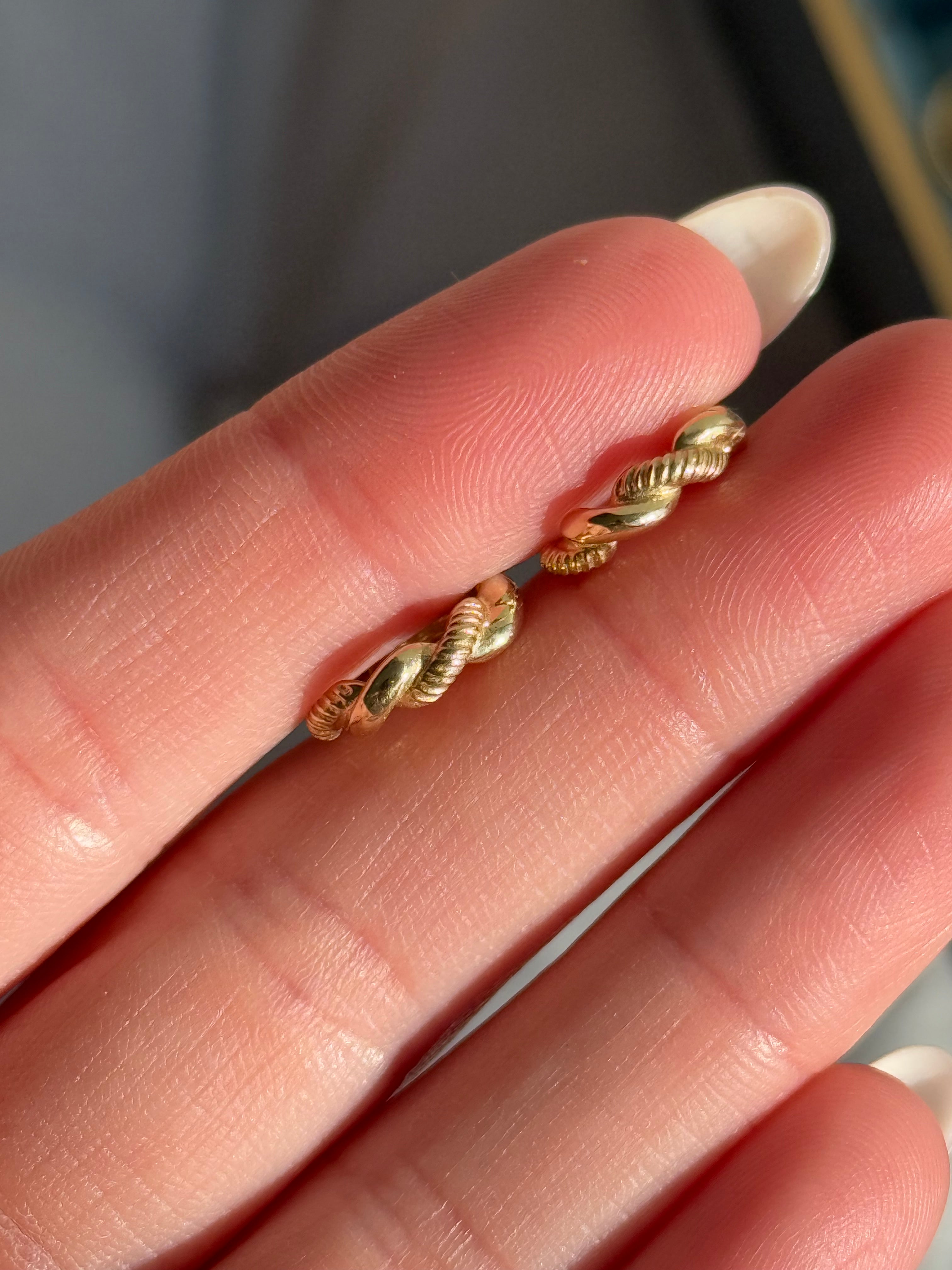 Solid Twisted Mini Snap Huggies