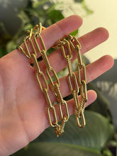 Load image into Gallery viewer, Chunky Paperclip Chain

