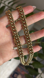 Short Chunky Curb