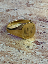 Load image into Gallery viewer, Signet Ring
