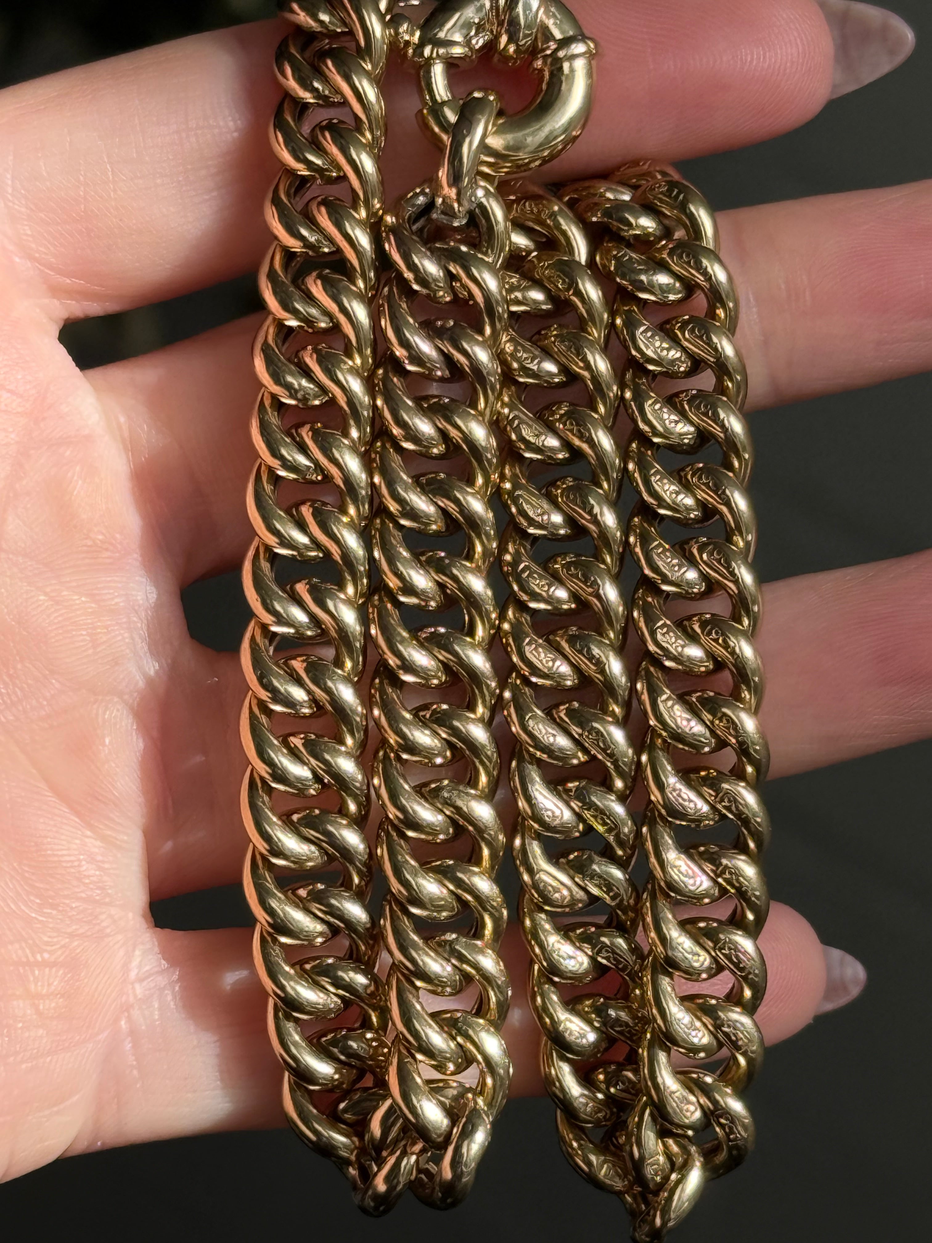 Short Chunky Curb
