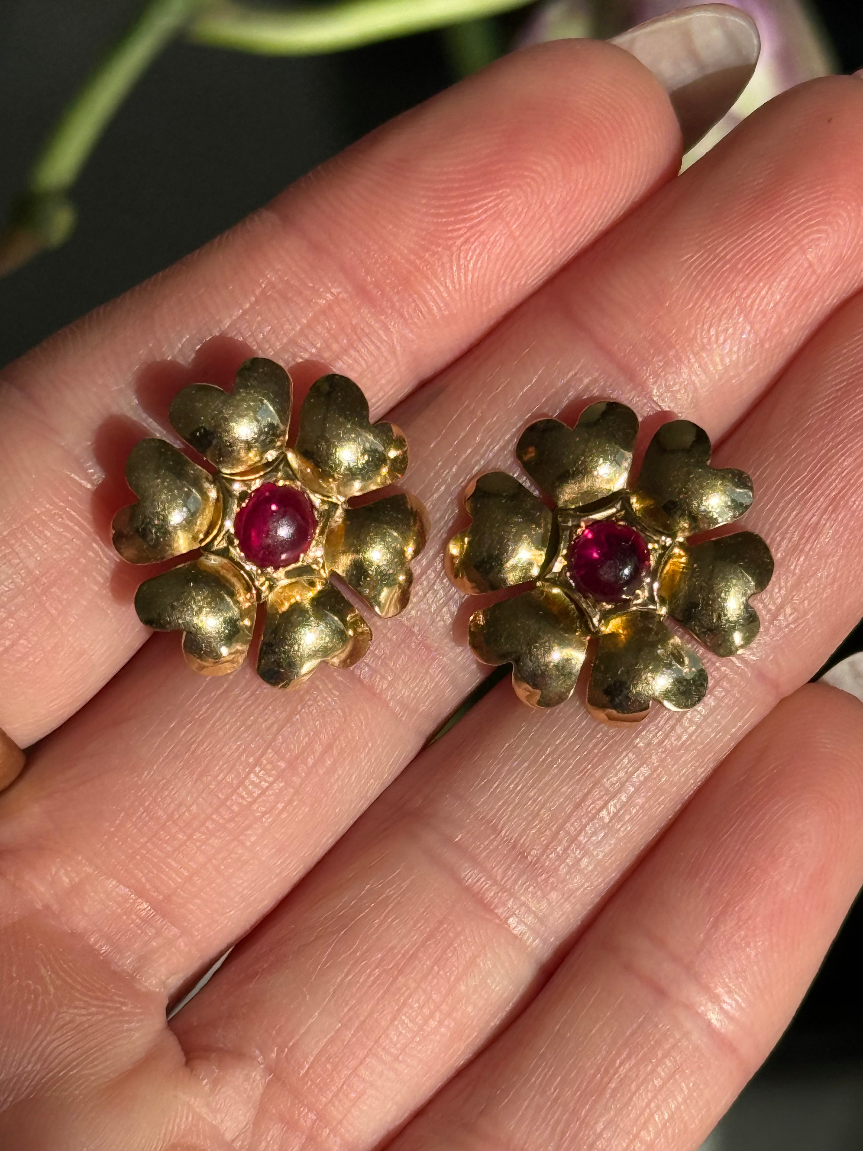 18k Ruby Cabochon Heart Daisy Earrings
