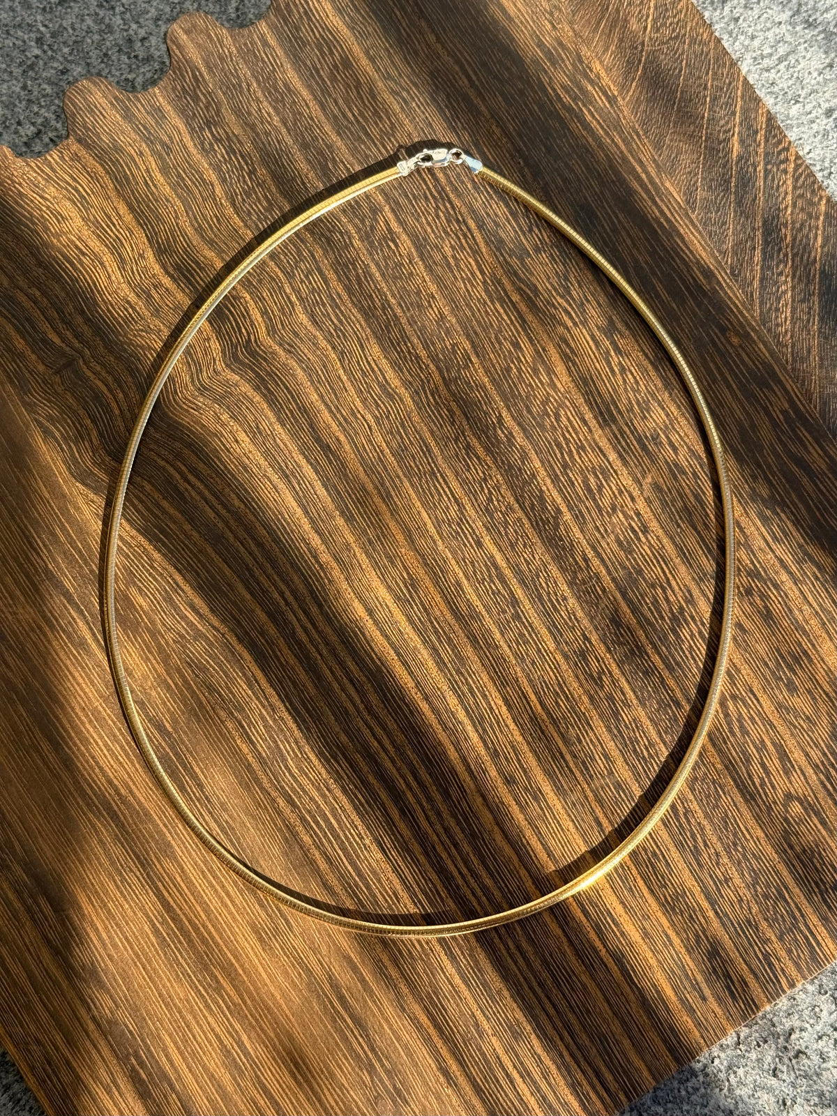 Reversible Omega Chain