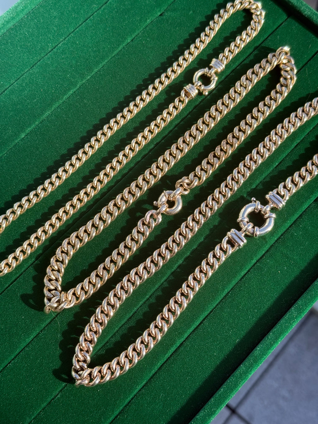 Classic Bolt Curb