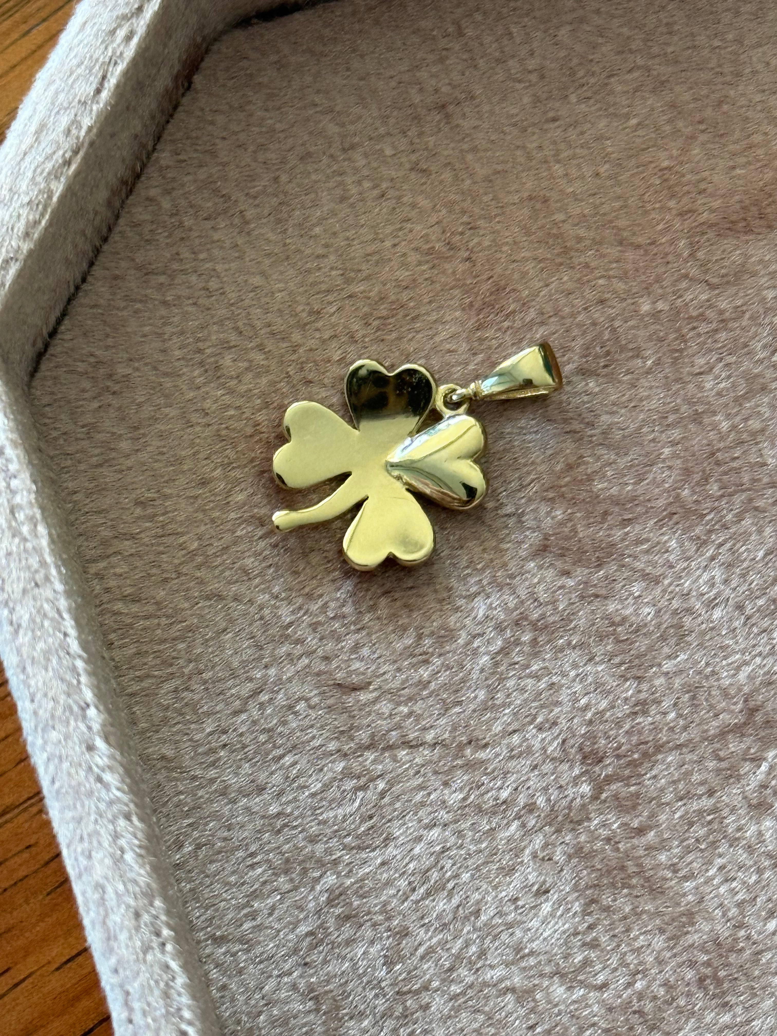 Clover Charm