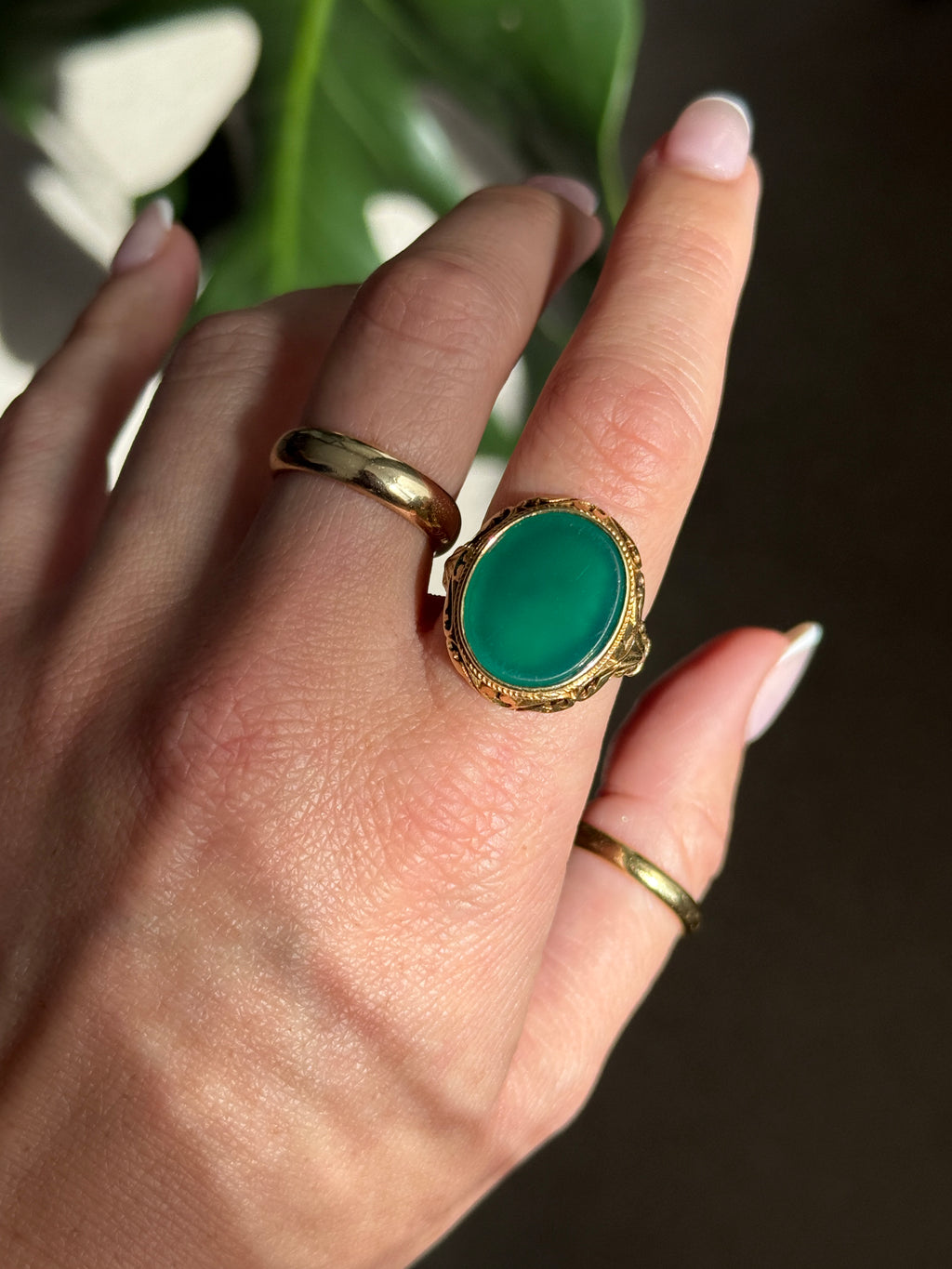 Green Chrysoprase Cabachon Signet Ring