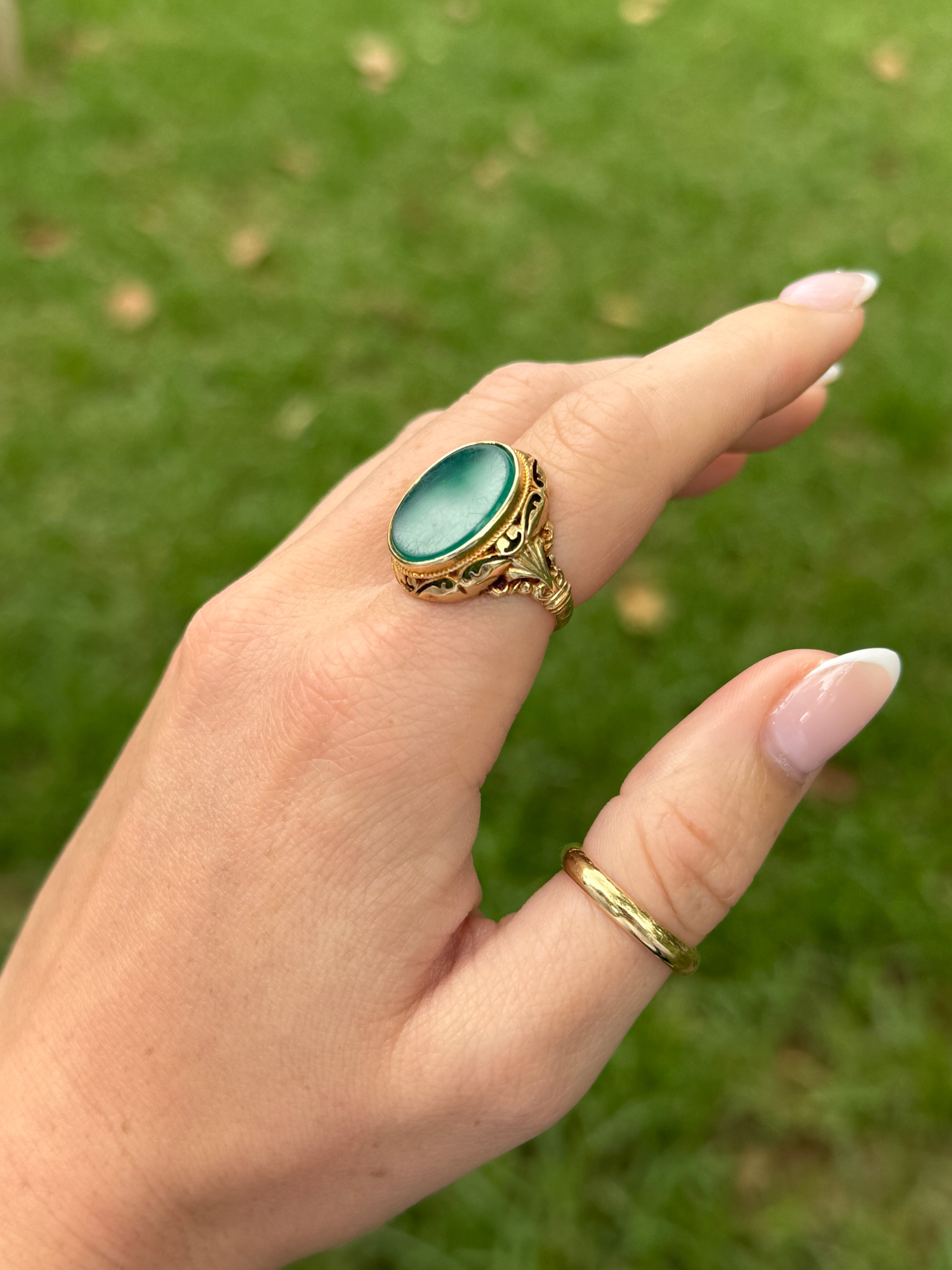 Green Chrysoprase Cabachon Signet Ring