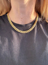 Load image into Gallery viewer, Bolt Curb Chain
