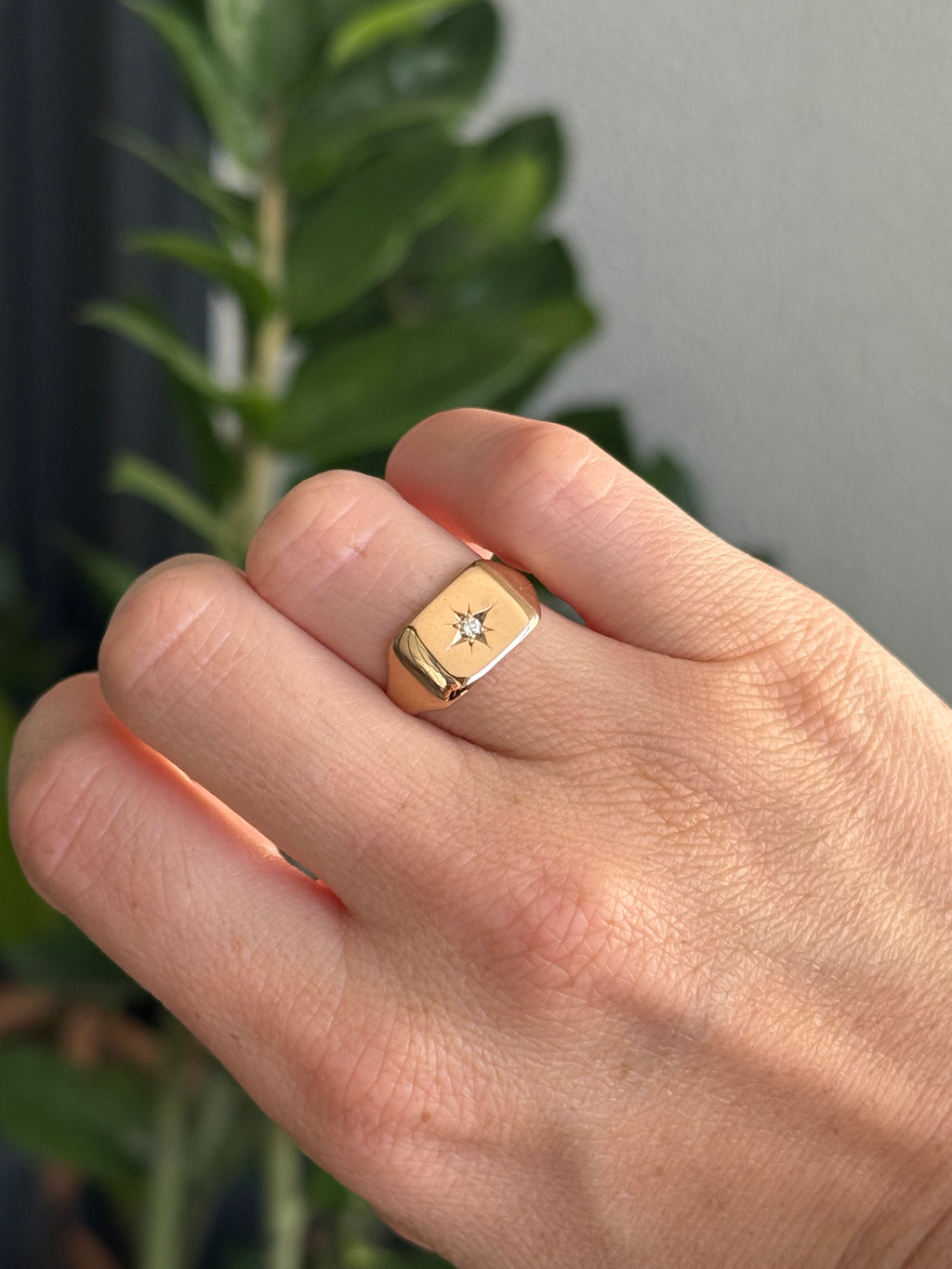 Antique Starburst Signet