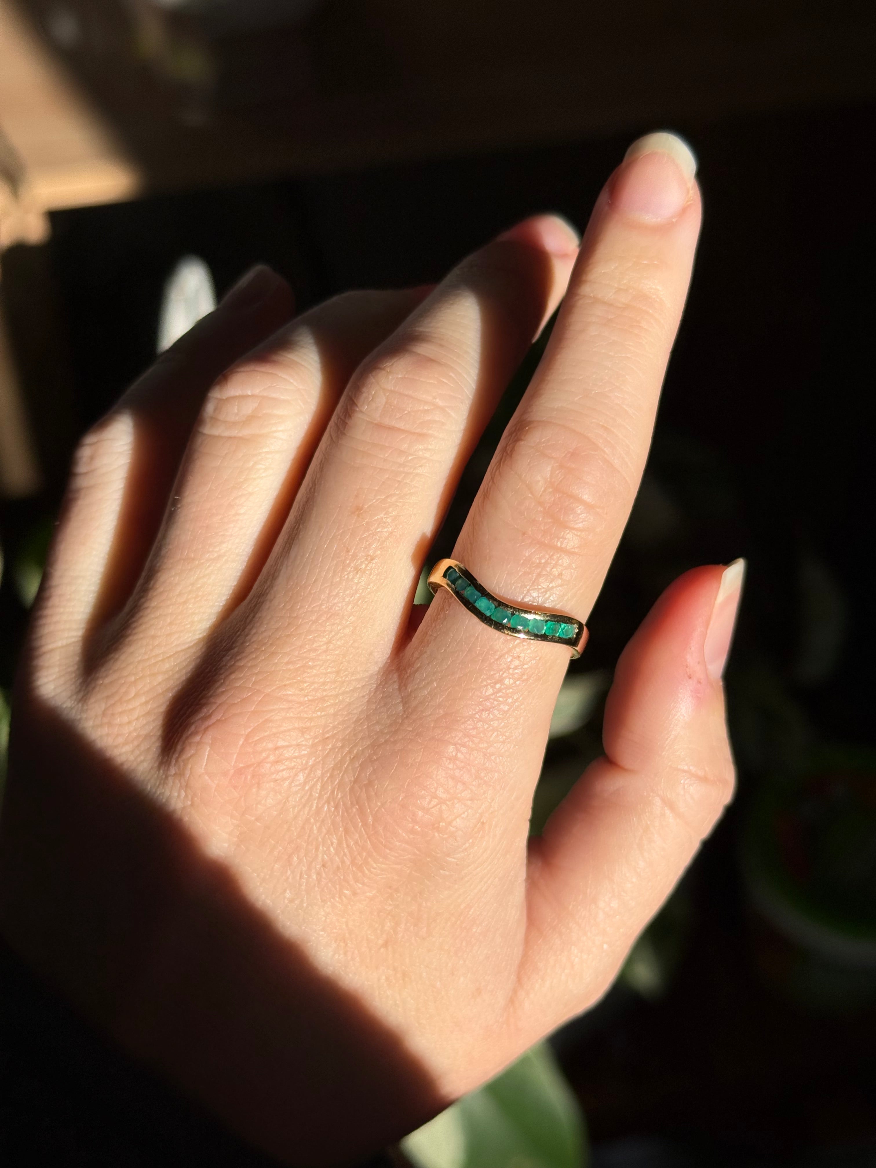 Emerald Wavy Band