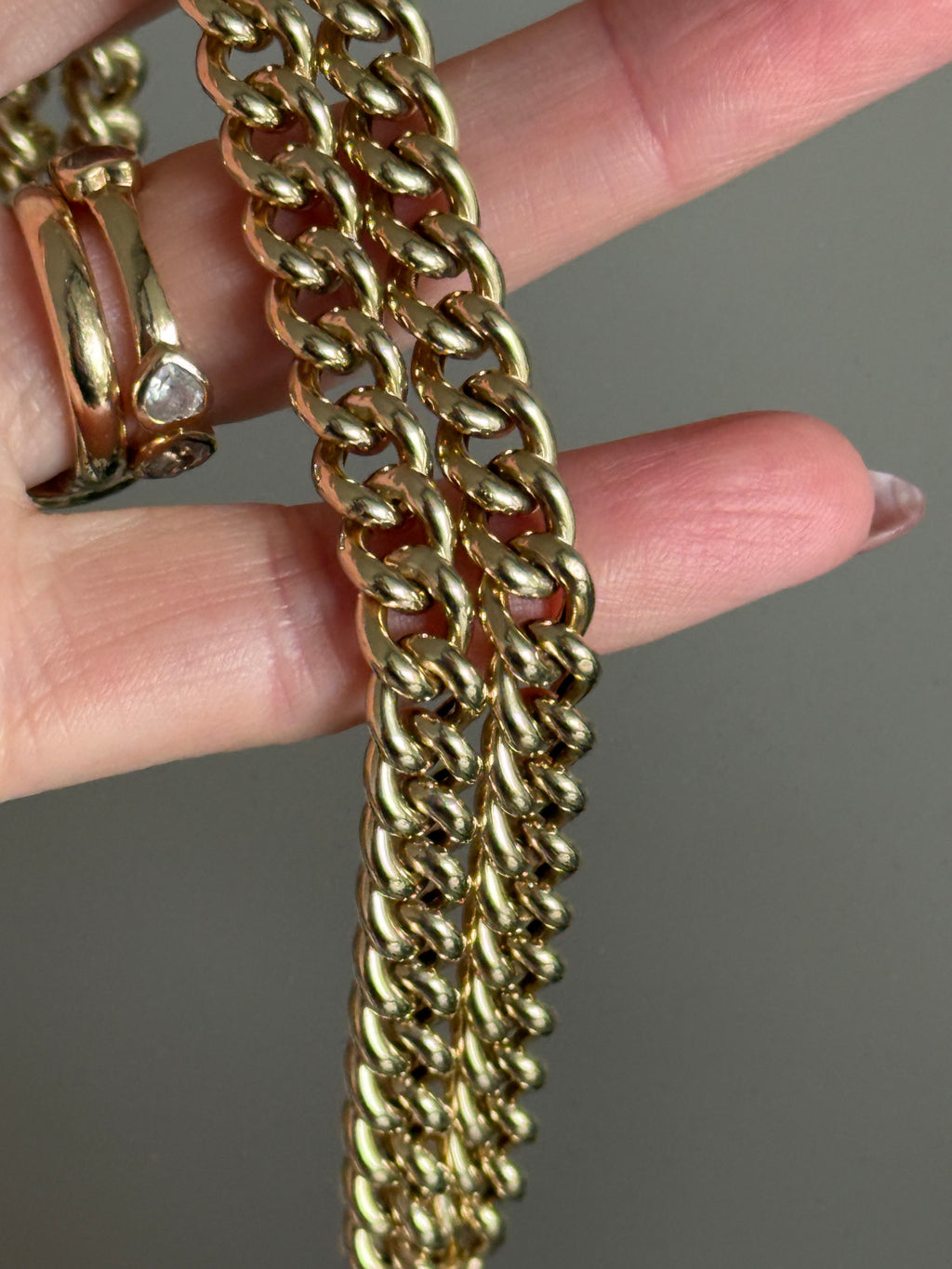 Classic Bolt Curb