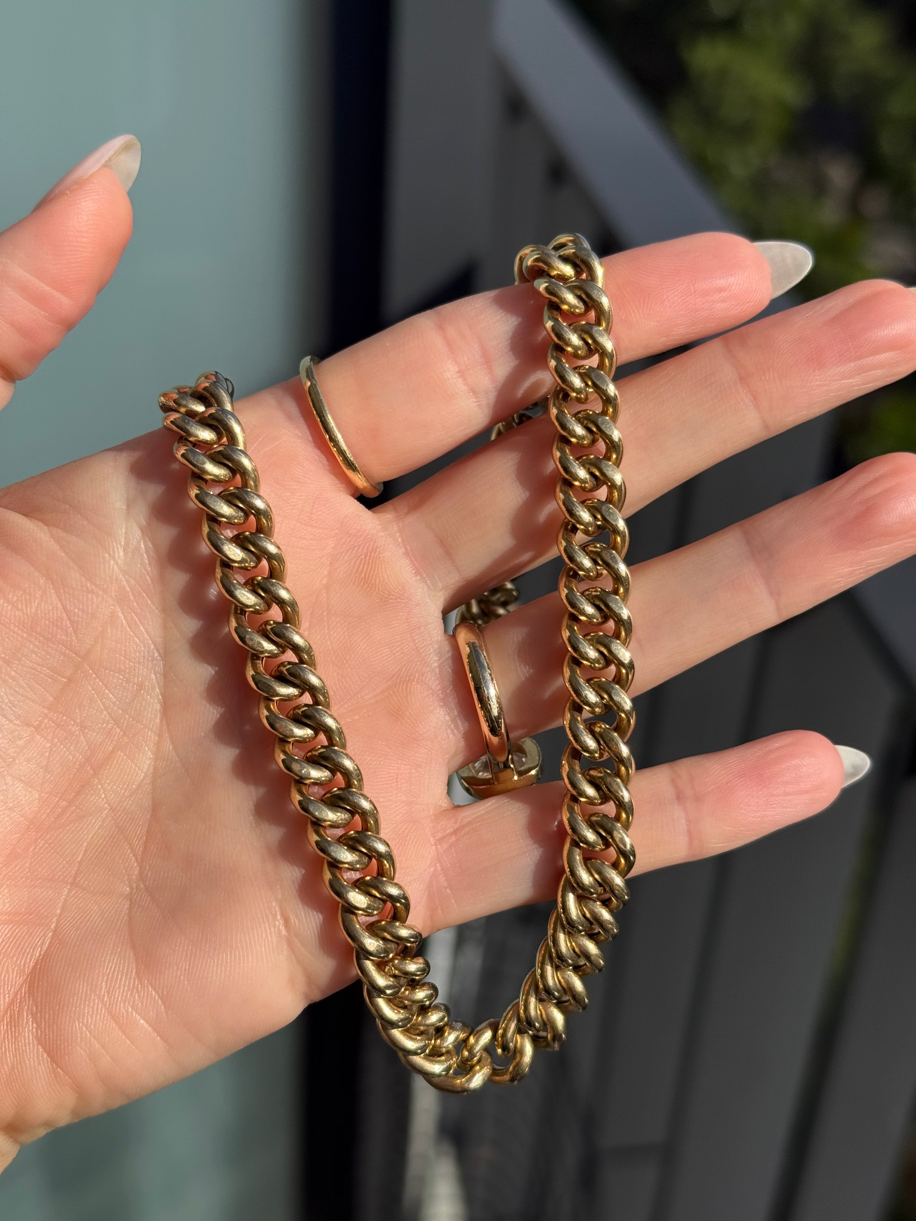 Chunky Rounded Antique Curb