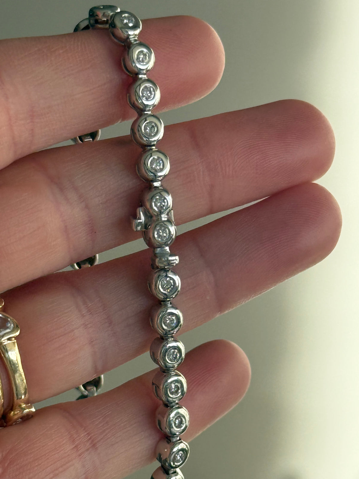 18k WG Bubble Natural Diamond Tennis Bracelet
