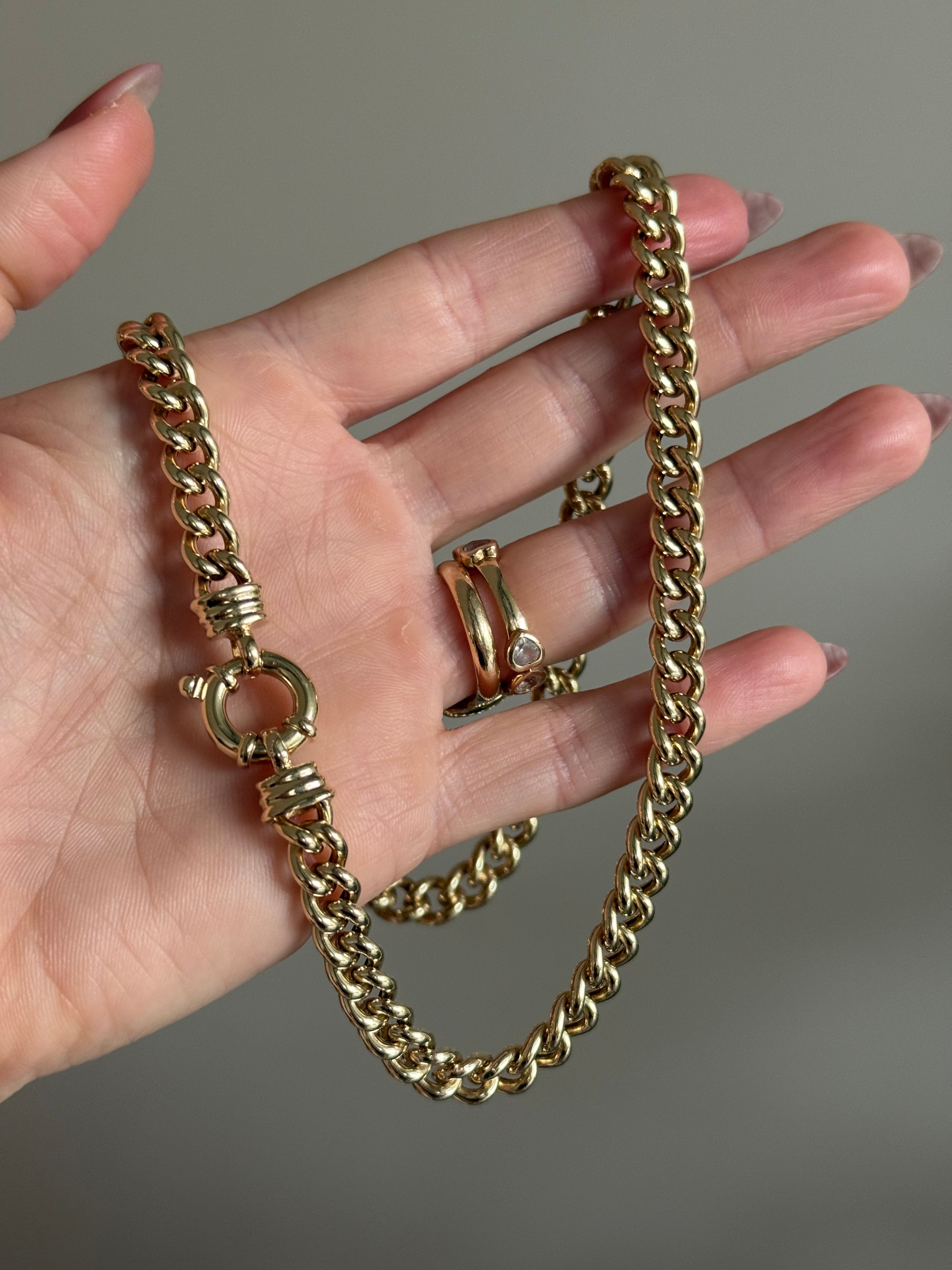 Classic Bolt Curb