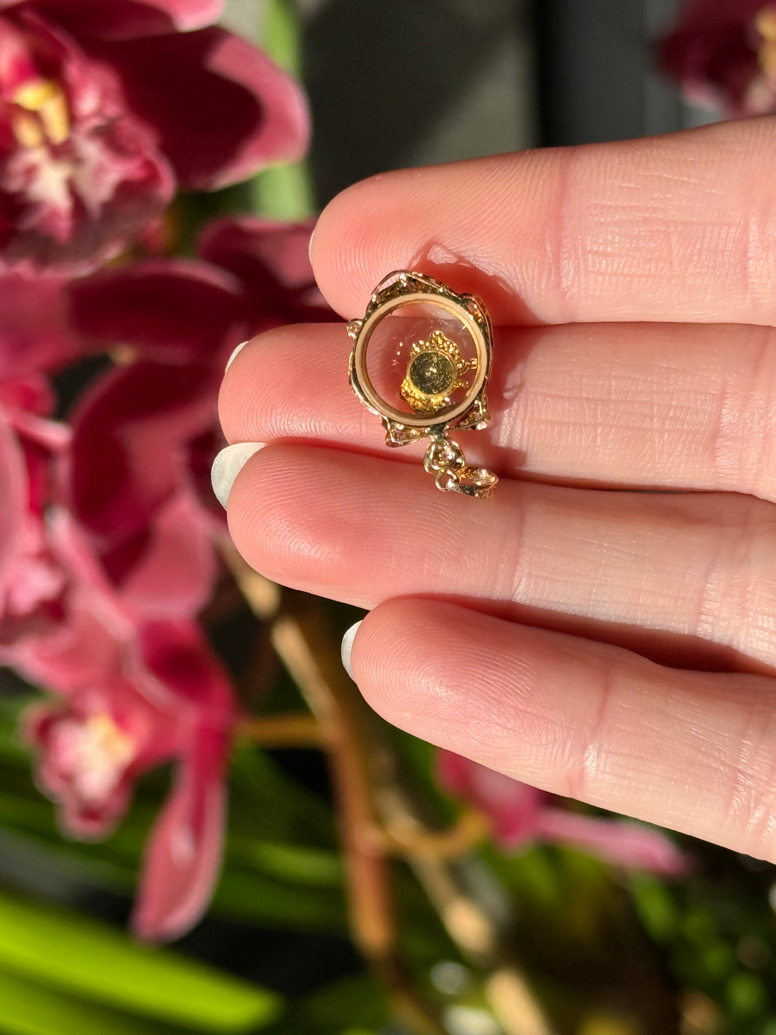 Shaking Diamond Charm