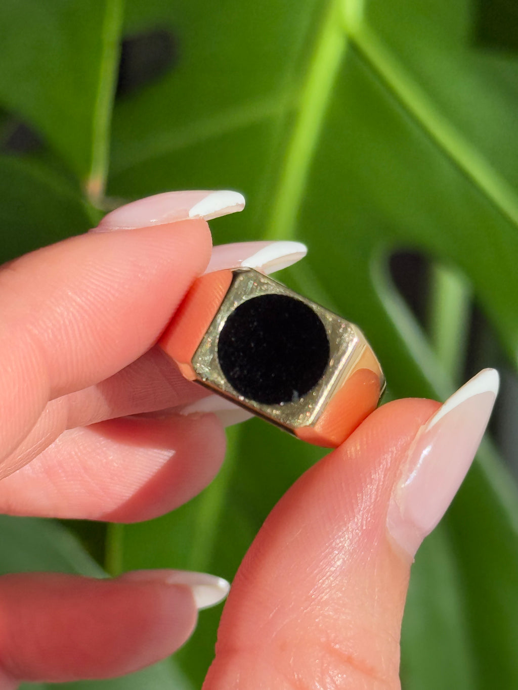 Onyx Square Signet