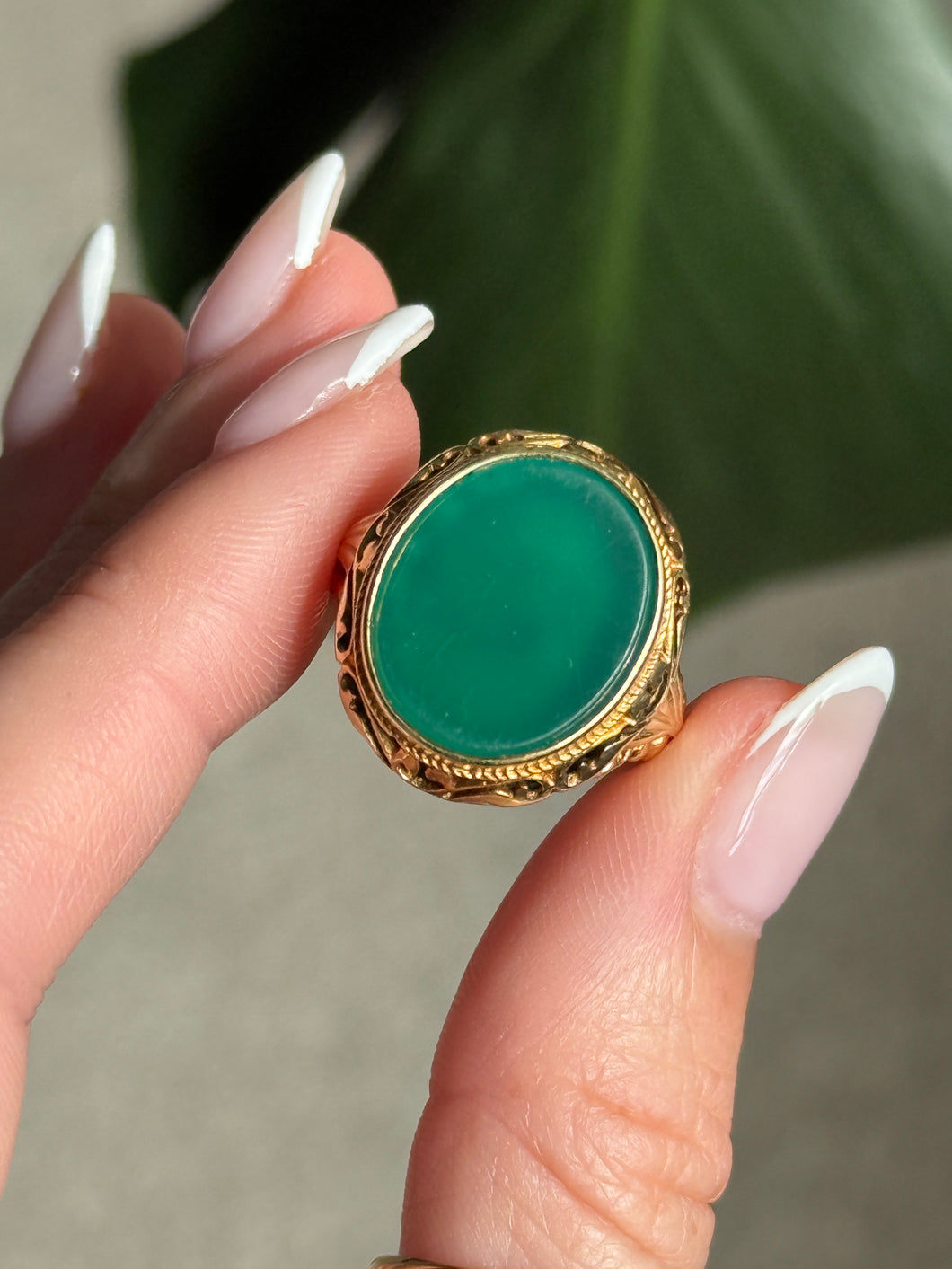 Green Chrysoprase Cabachon Signet Ring