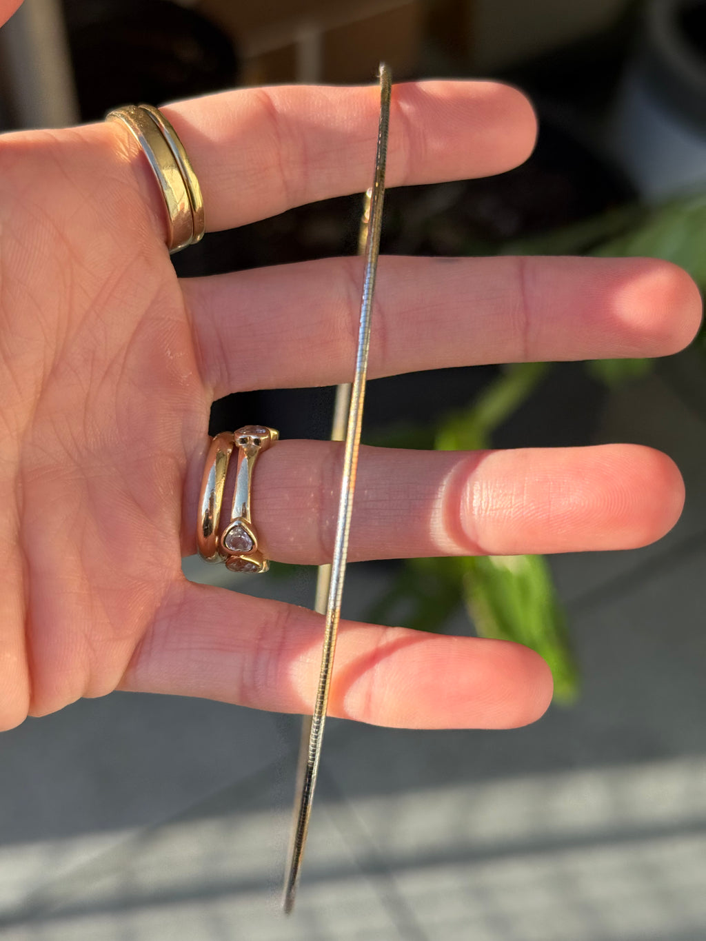 Striped Omega Wire Chain