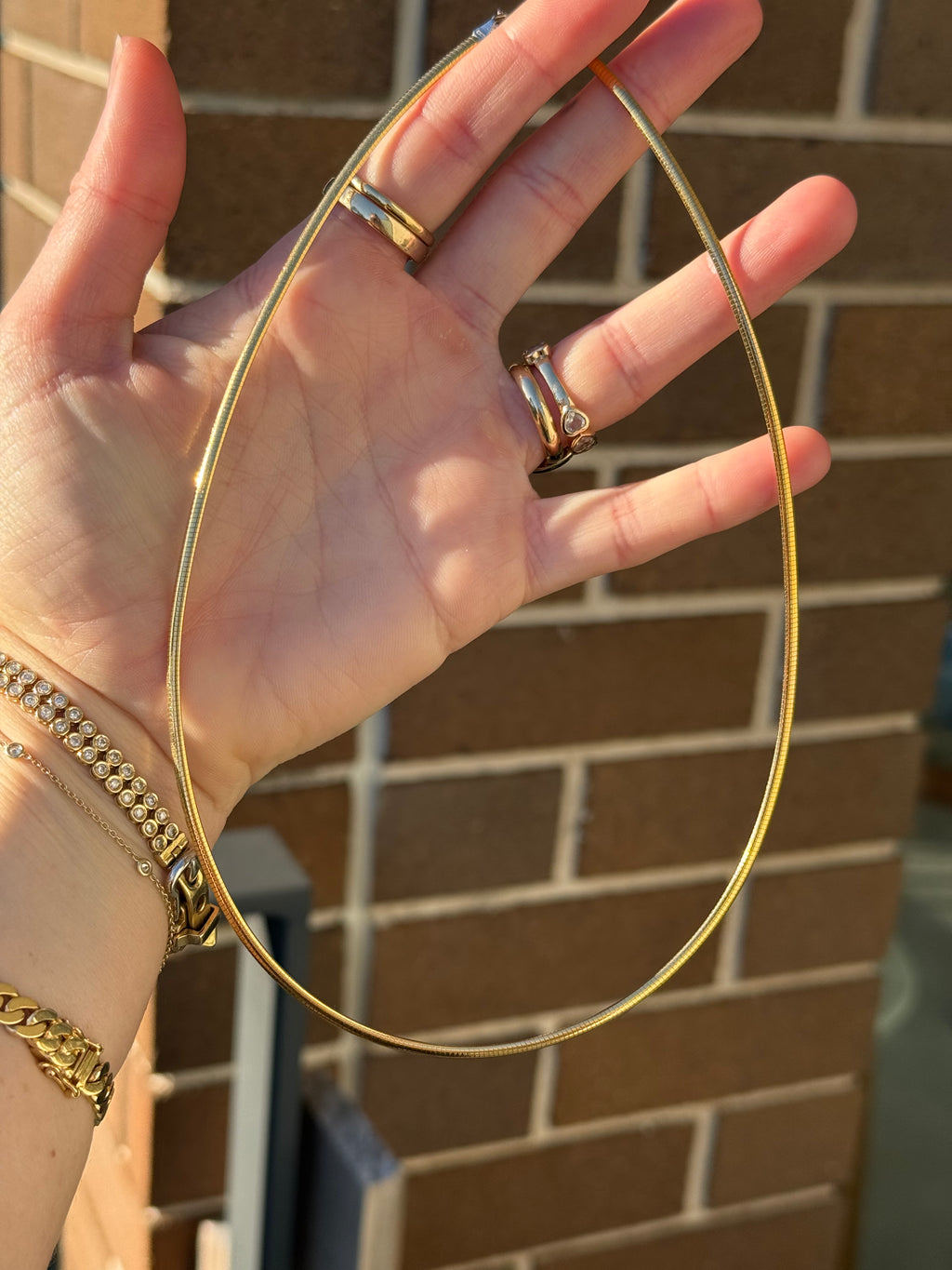 Reversible Omega Chain