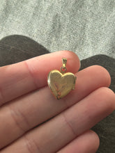 Load image into Gallery viewer, Mini Heart Locket
