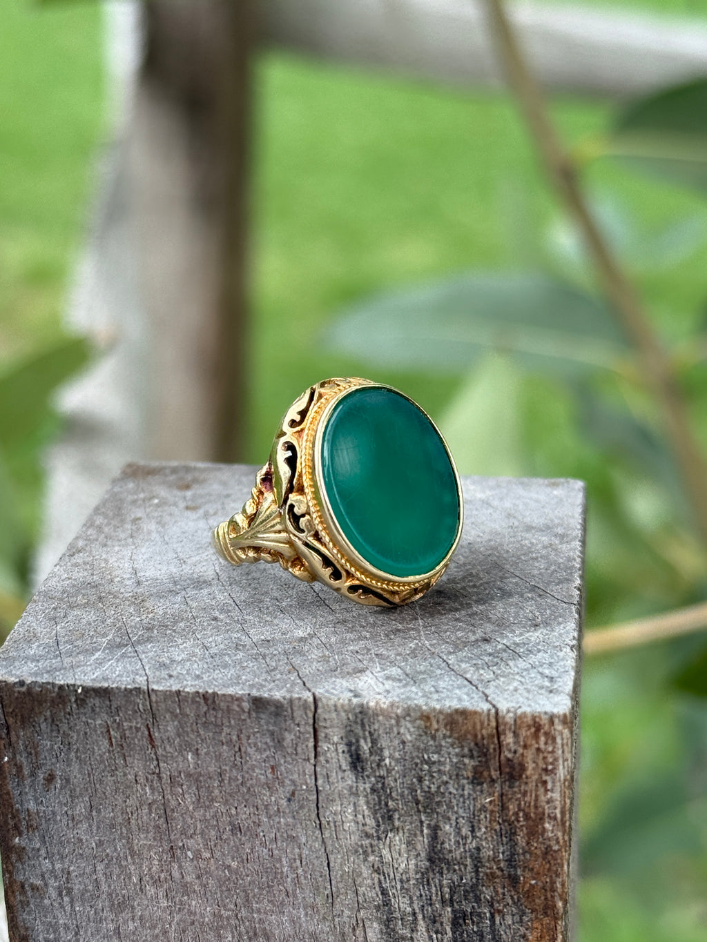 Green Chrysoprase Cabachon Signet Ring