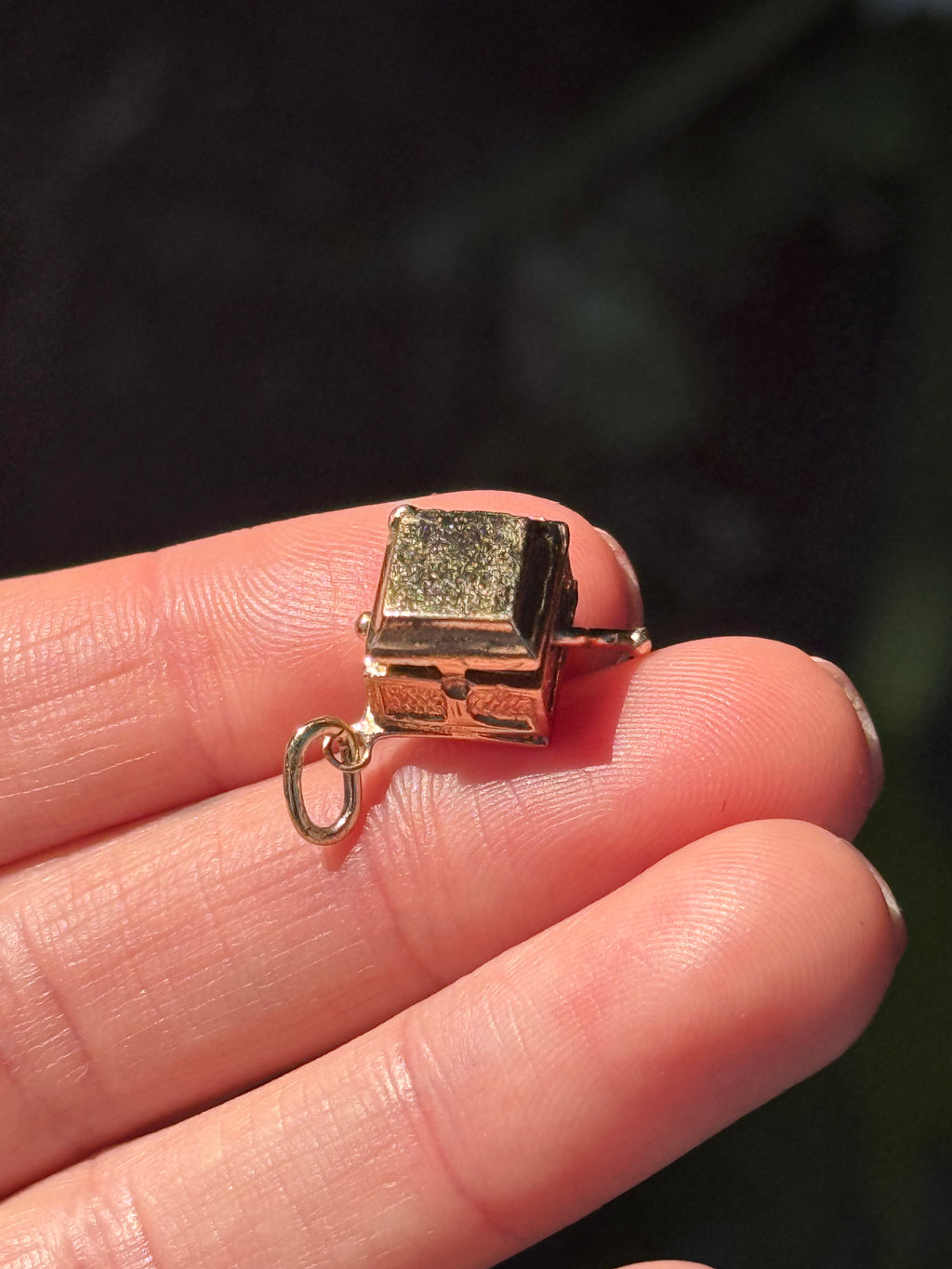 Articulated Record Player Charm
