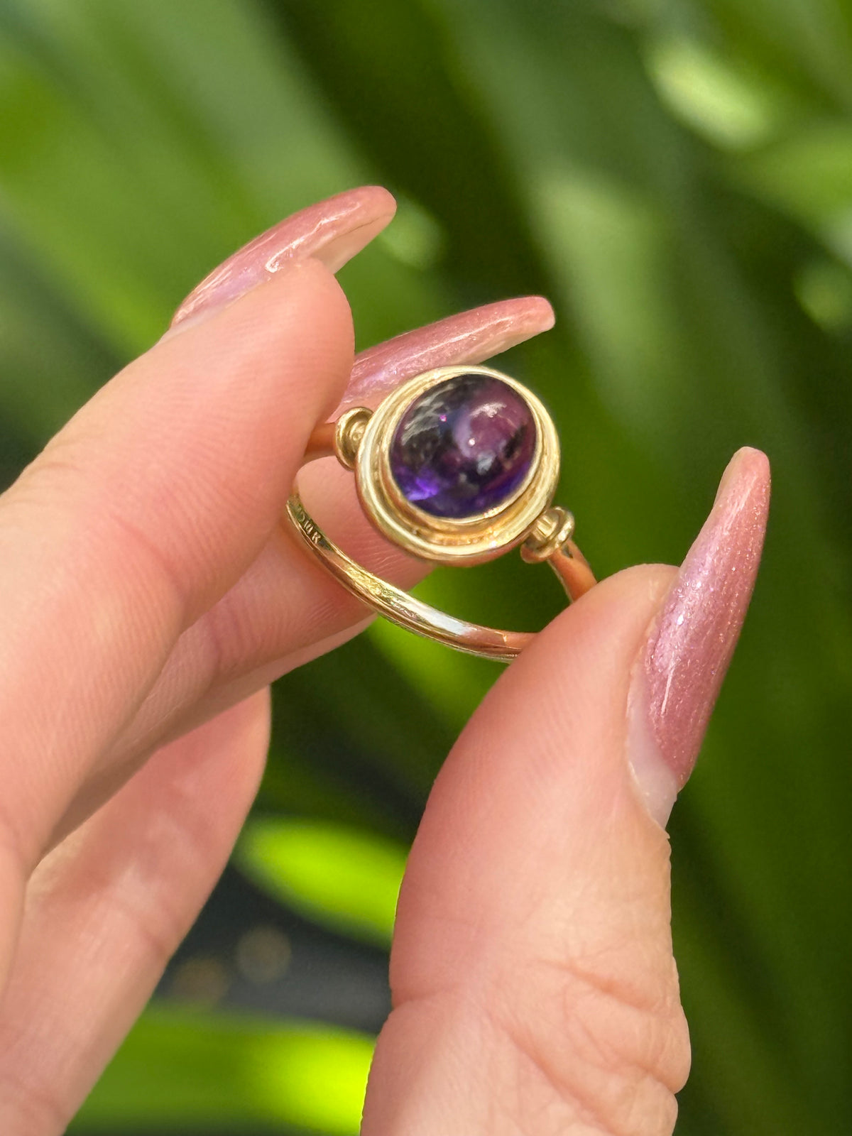 14k Amethyst Cabochon Ring