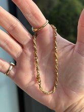 Load image into Gallery viewer, Sparkly Twisted Popcorn Bracelet
