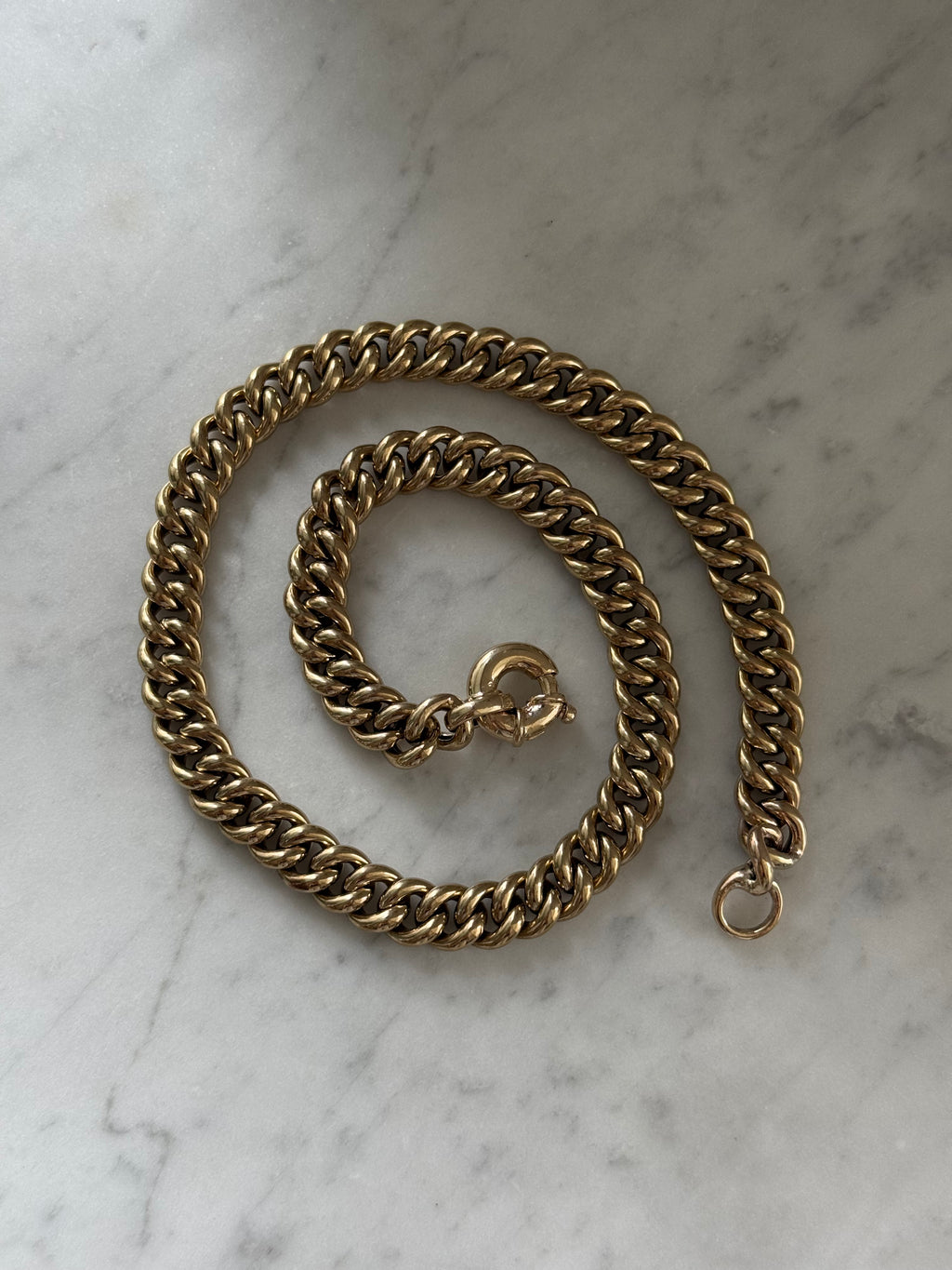 Short Chunky Curb
