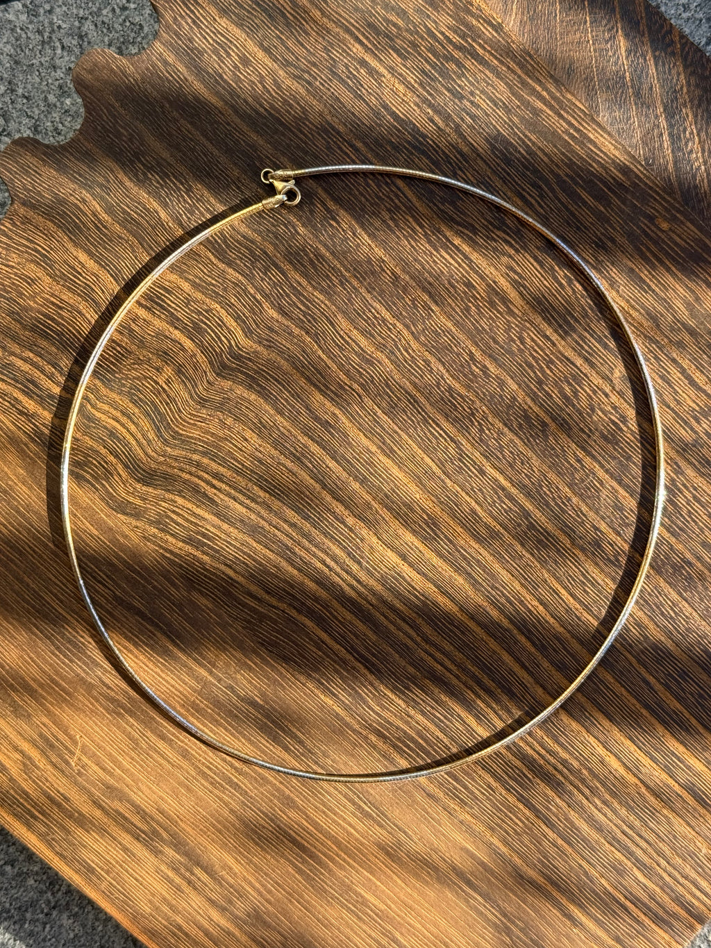 Striped Omega Wire Chain