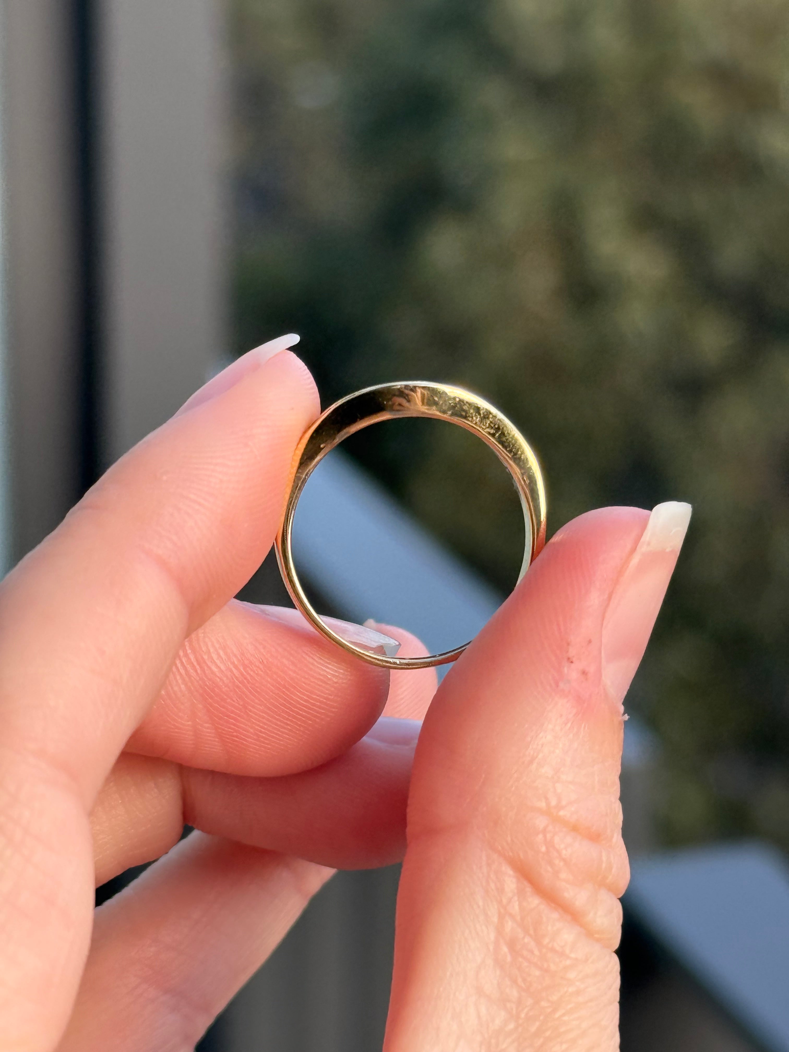 Emerald Wavy Band