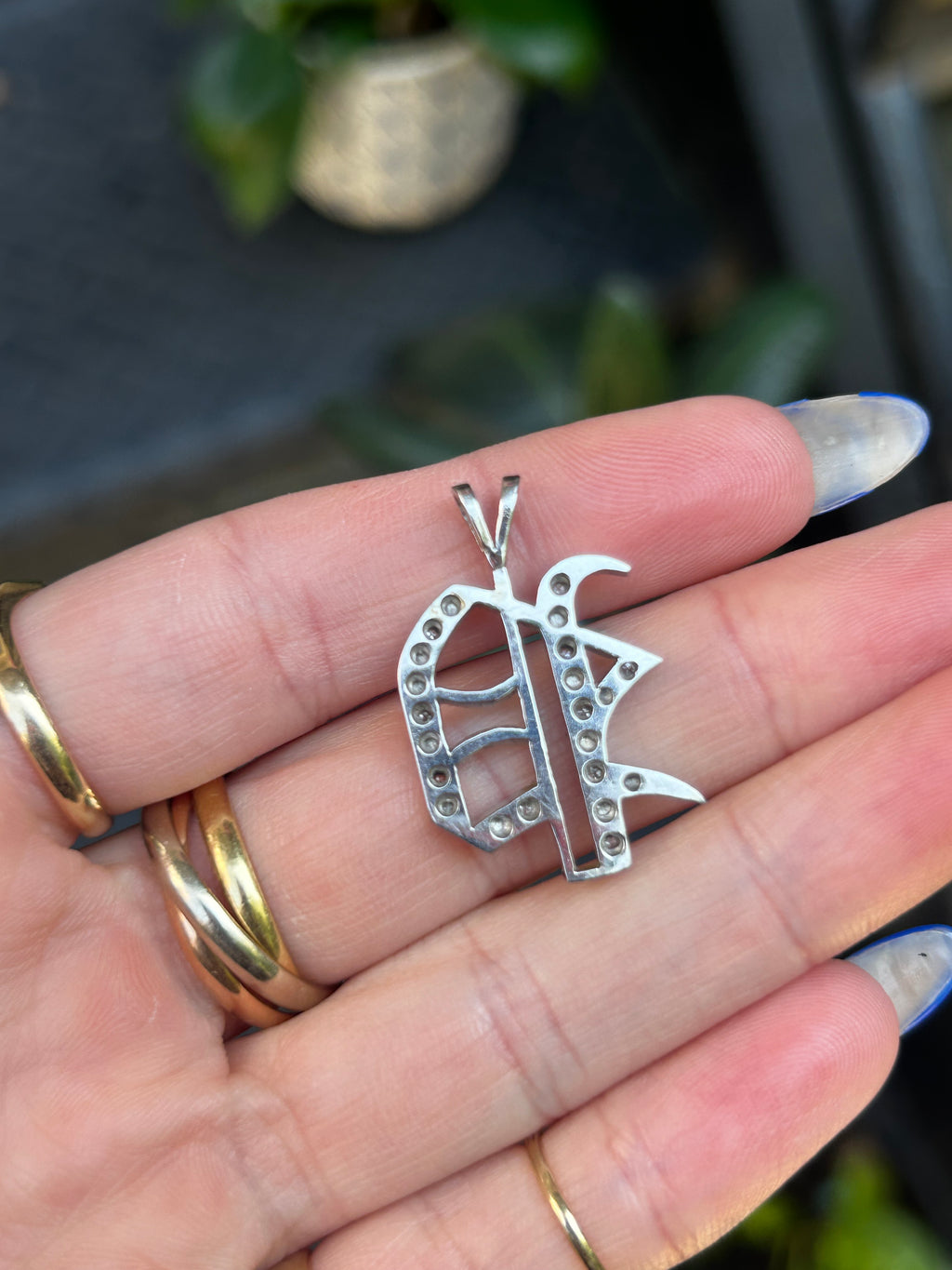 Old English Diamond P