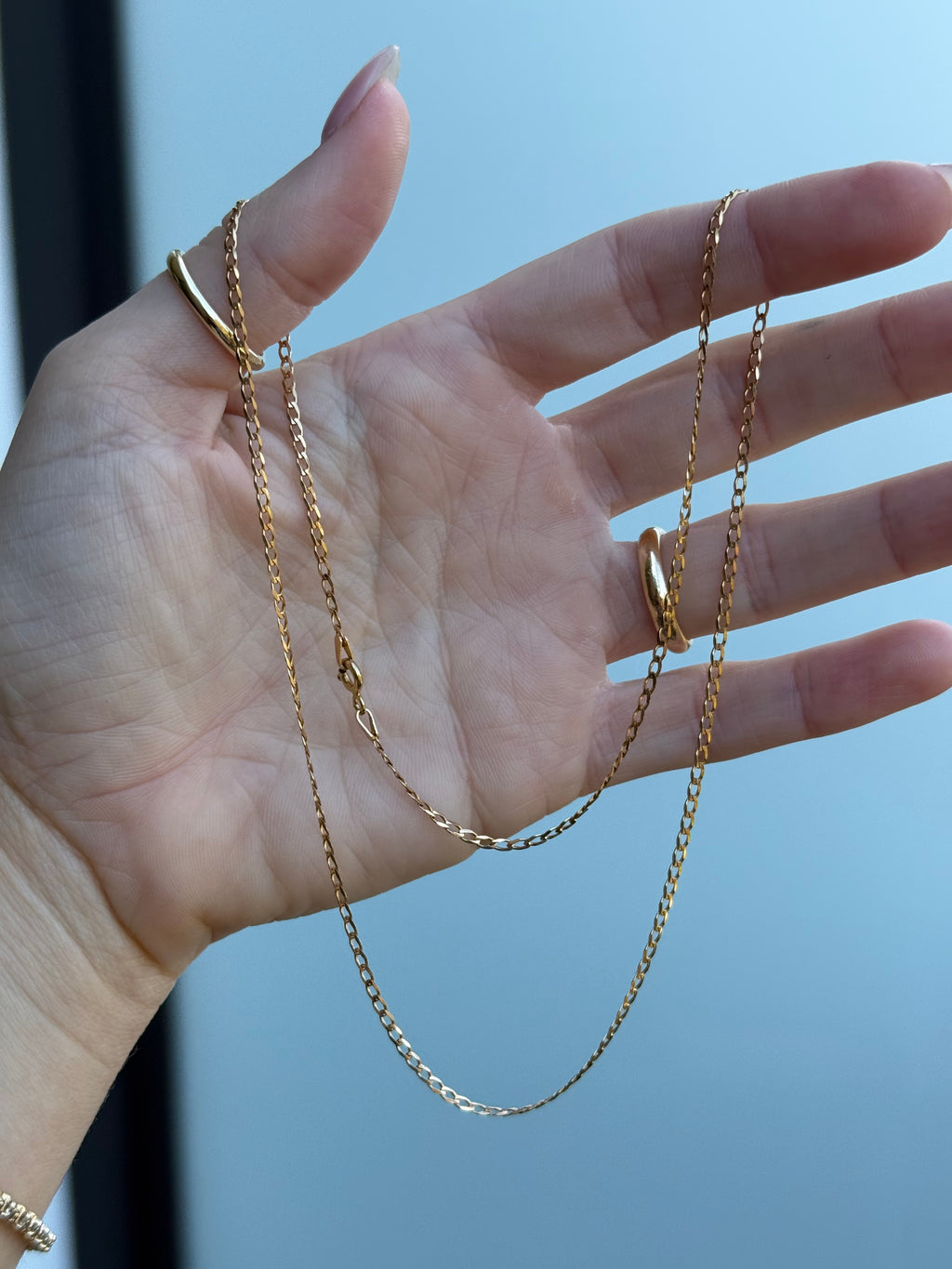 Solid Flat Elongated Curb