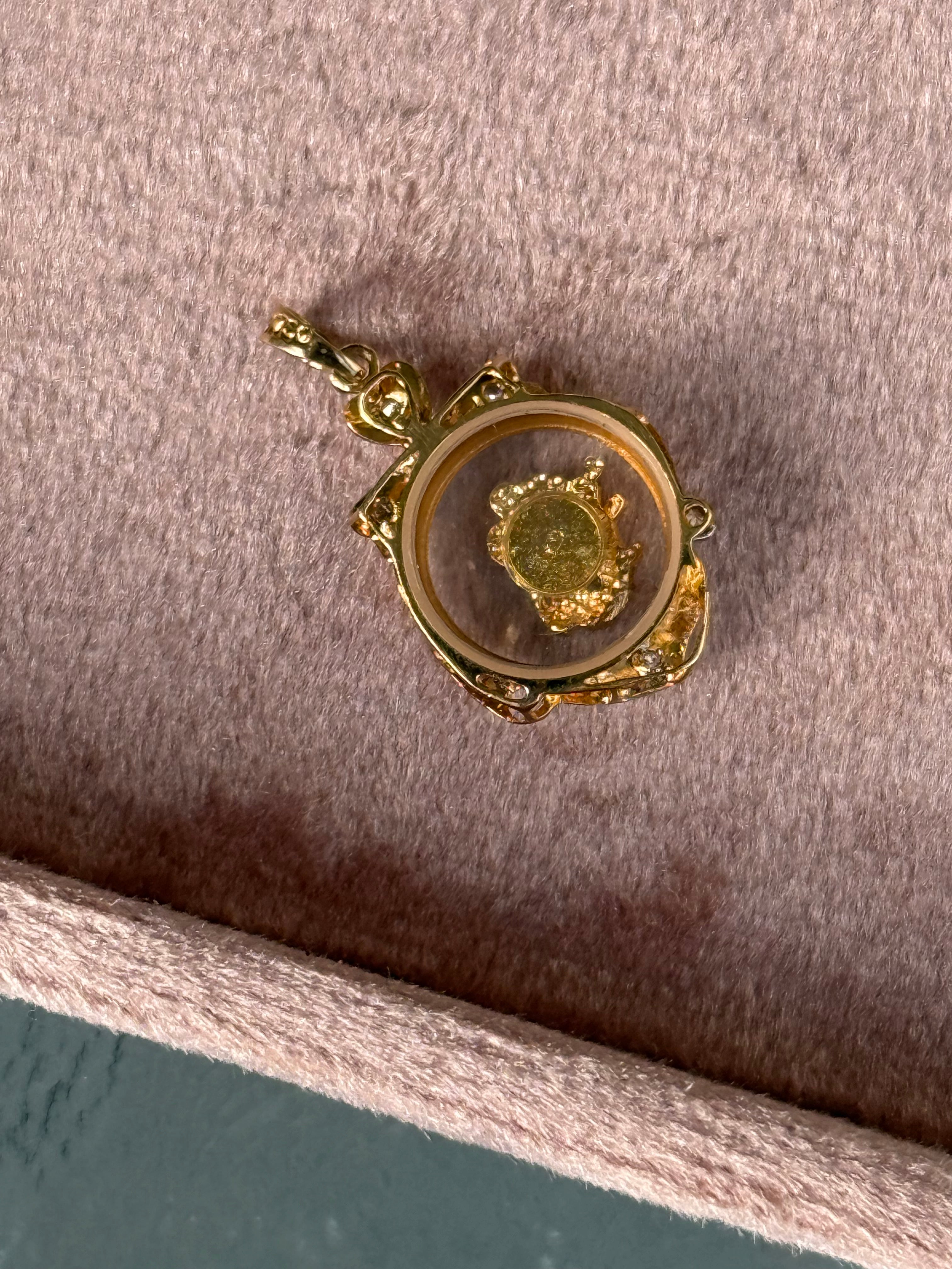 Shaking Diamond Charm