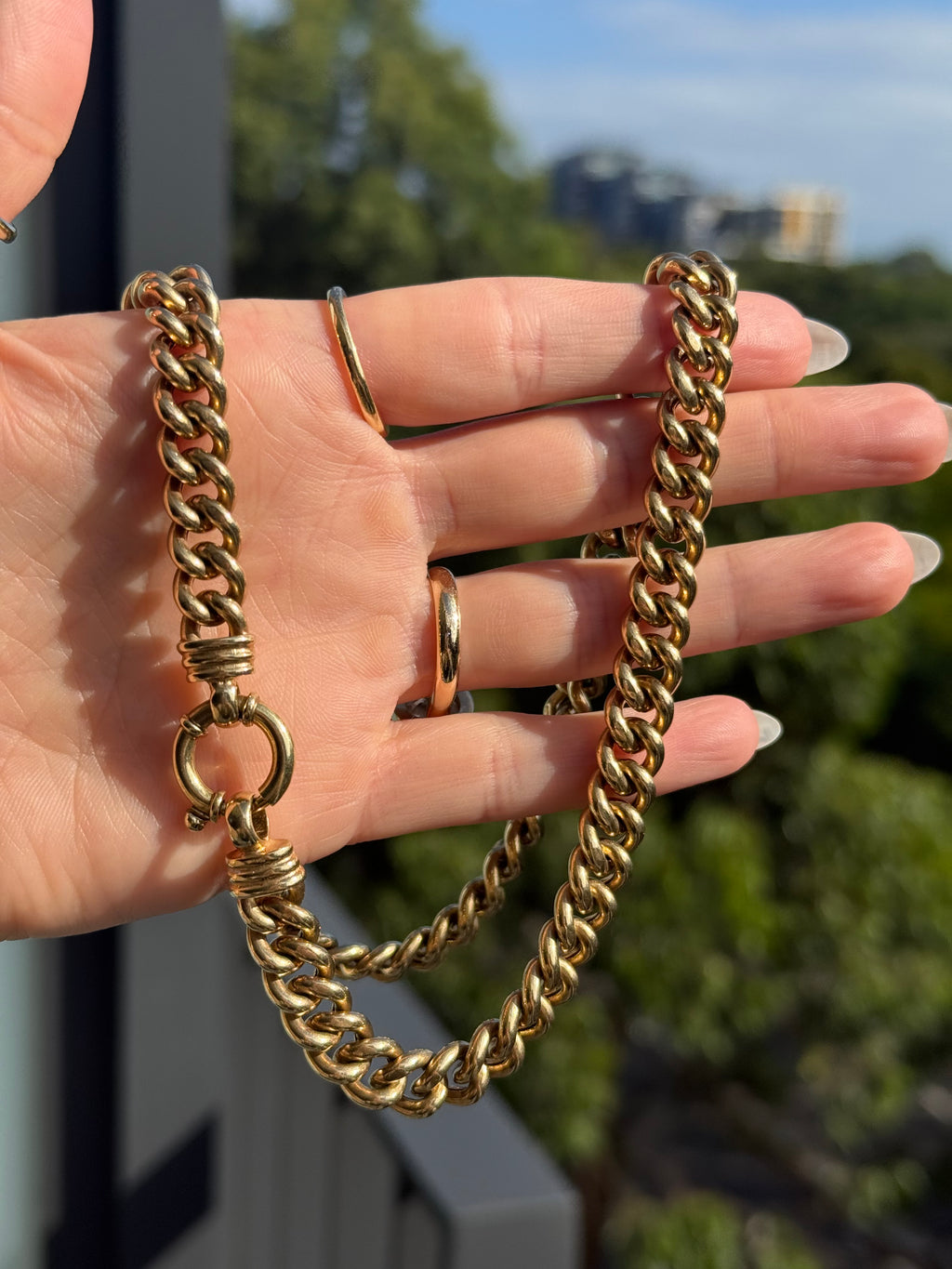 Chunky Rounded Antique Curb