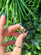 Load image into Gallery viewer, Square Pearl Ring
