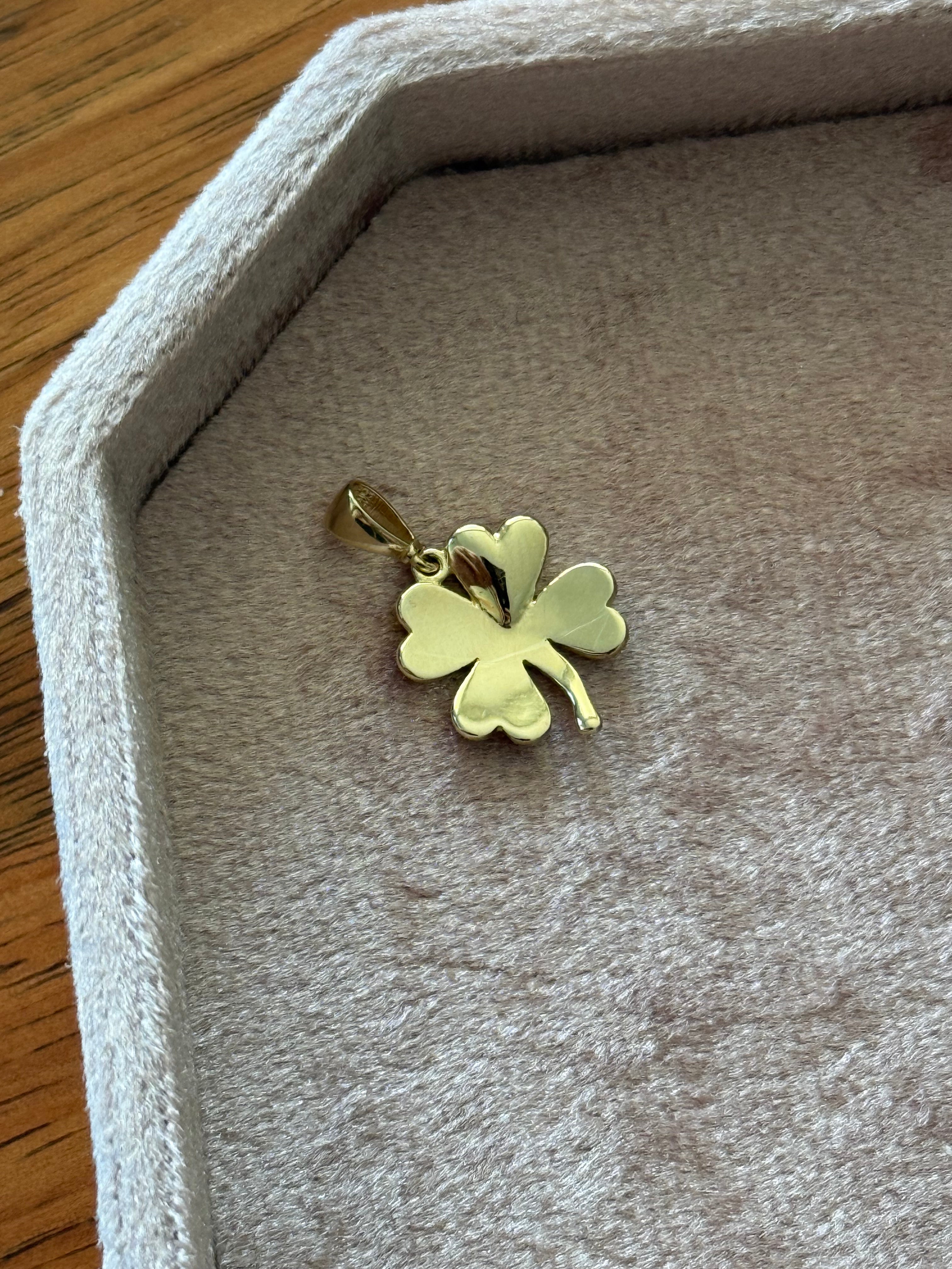 Clover Charm