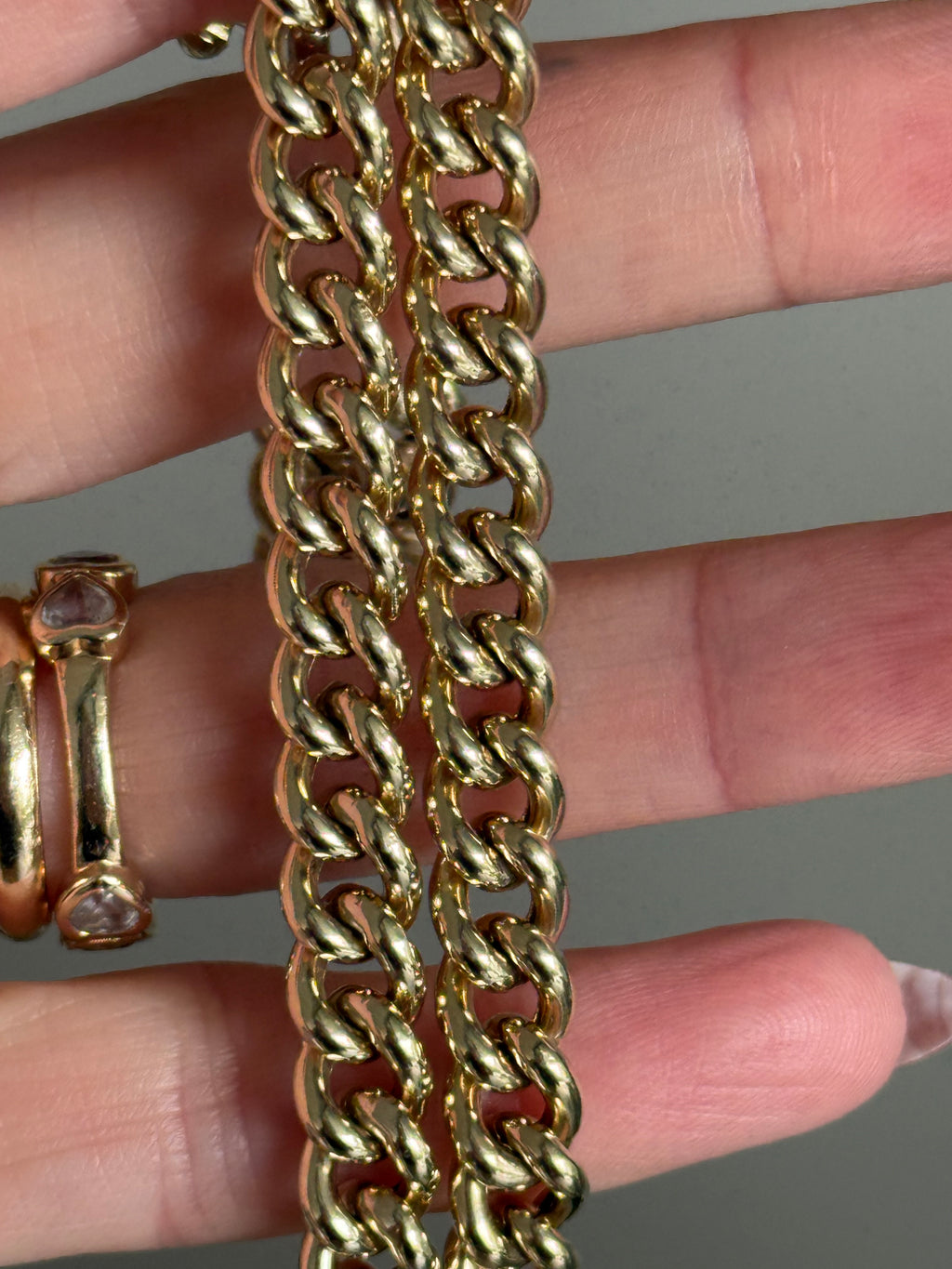 Classic Bolt Curb
