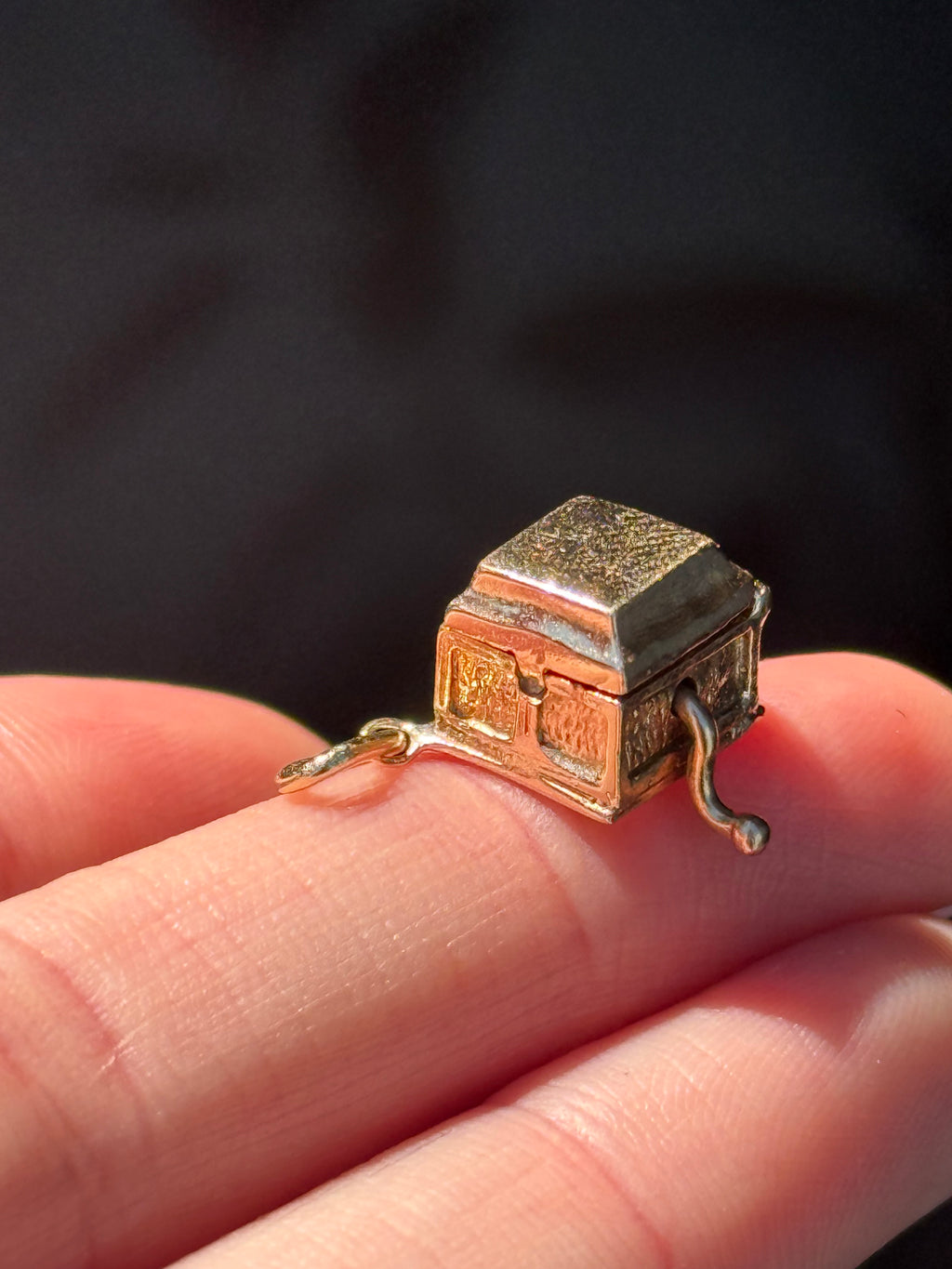 Articulated Record Player Charm