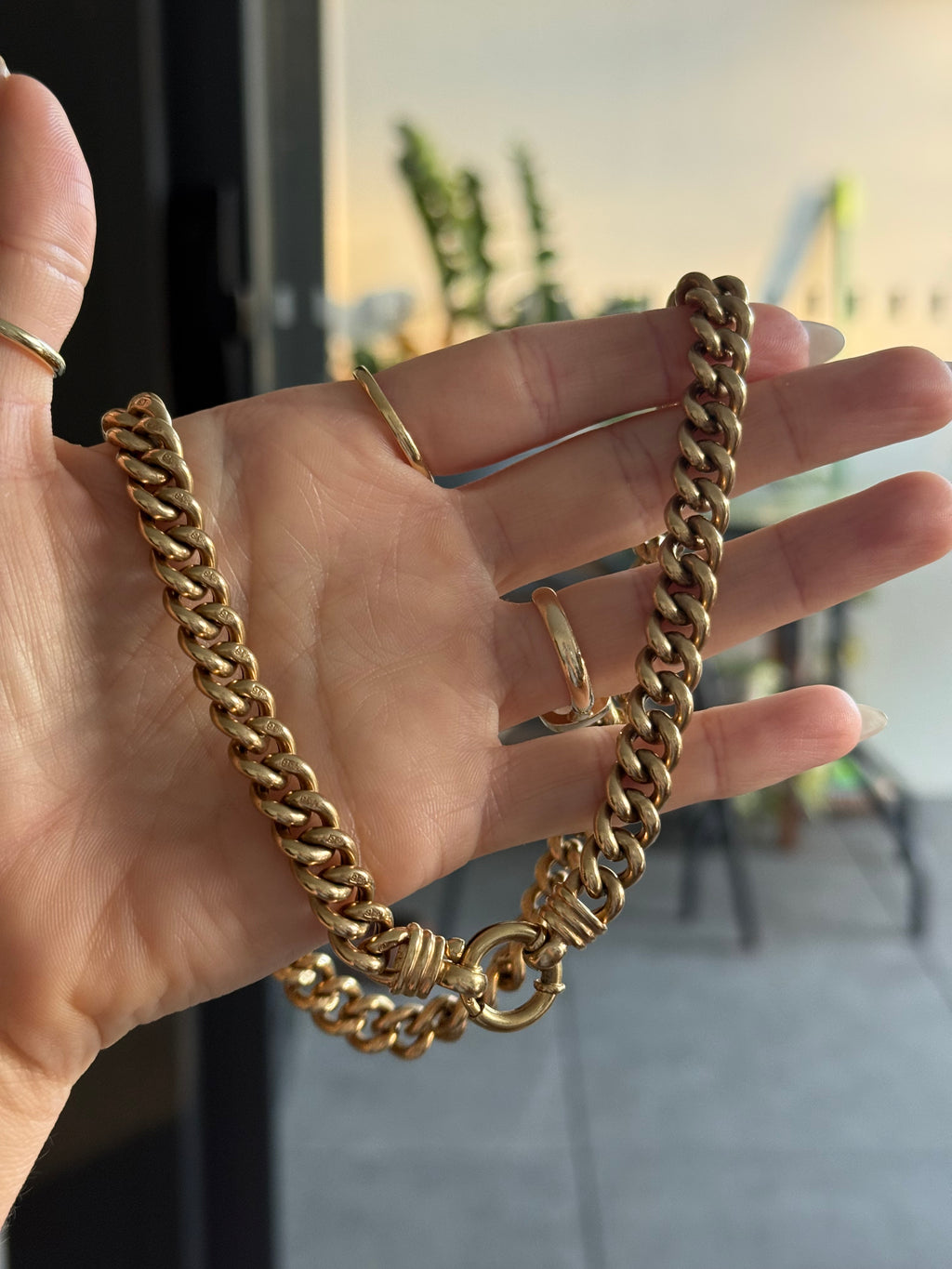 Chunky Rounded Antique Curb