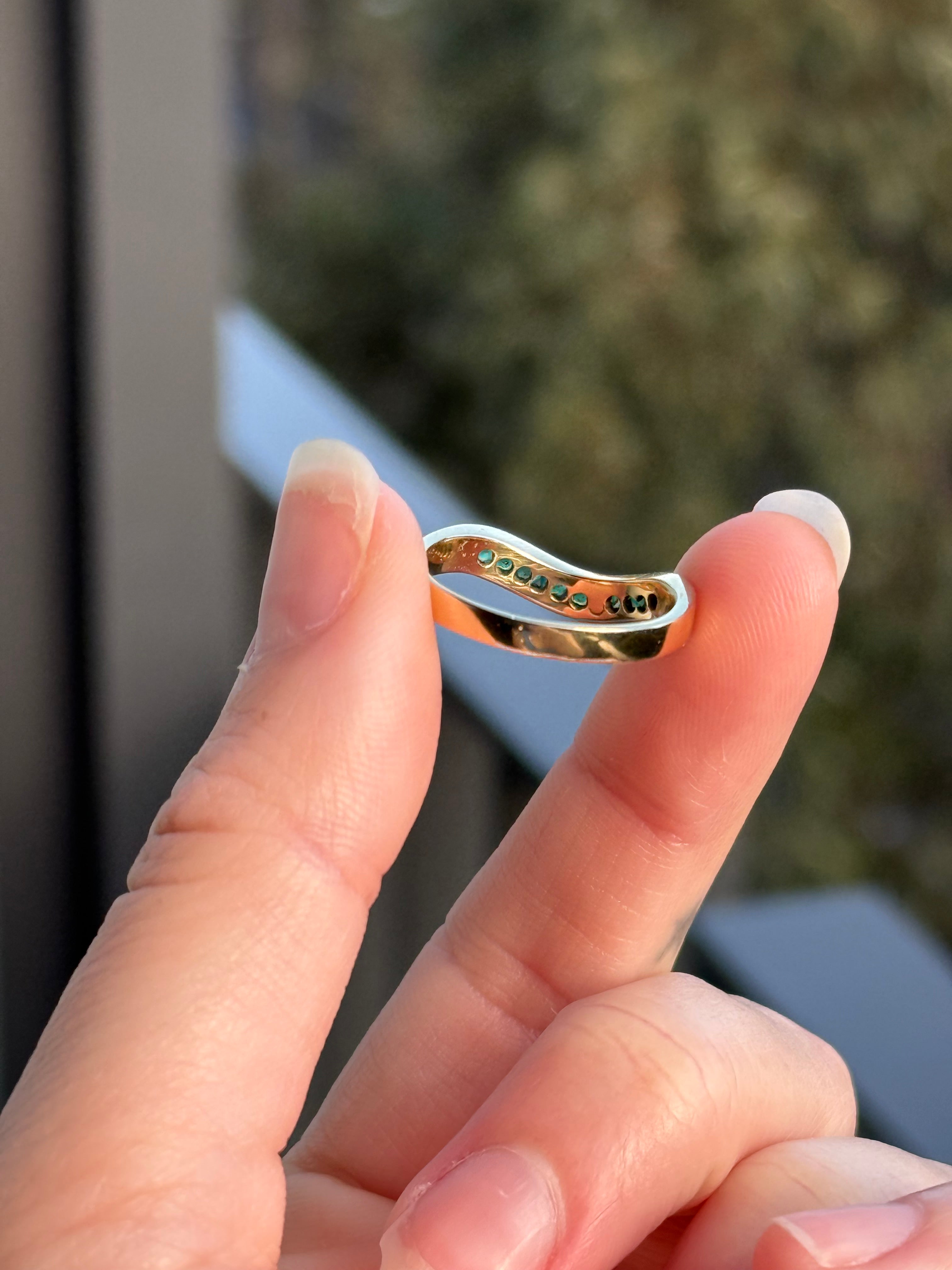Emerald Wavy Band