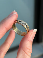 Load image into Gallery viewer, Floral Enamel Band
