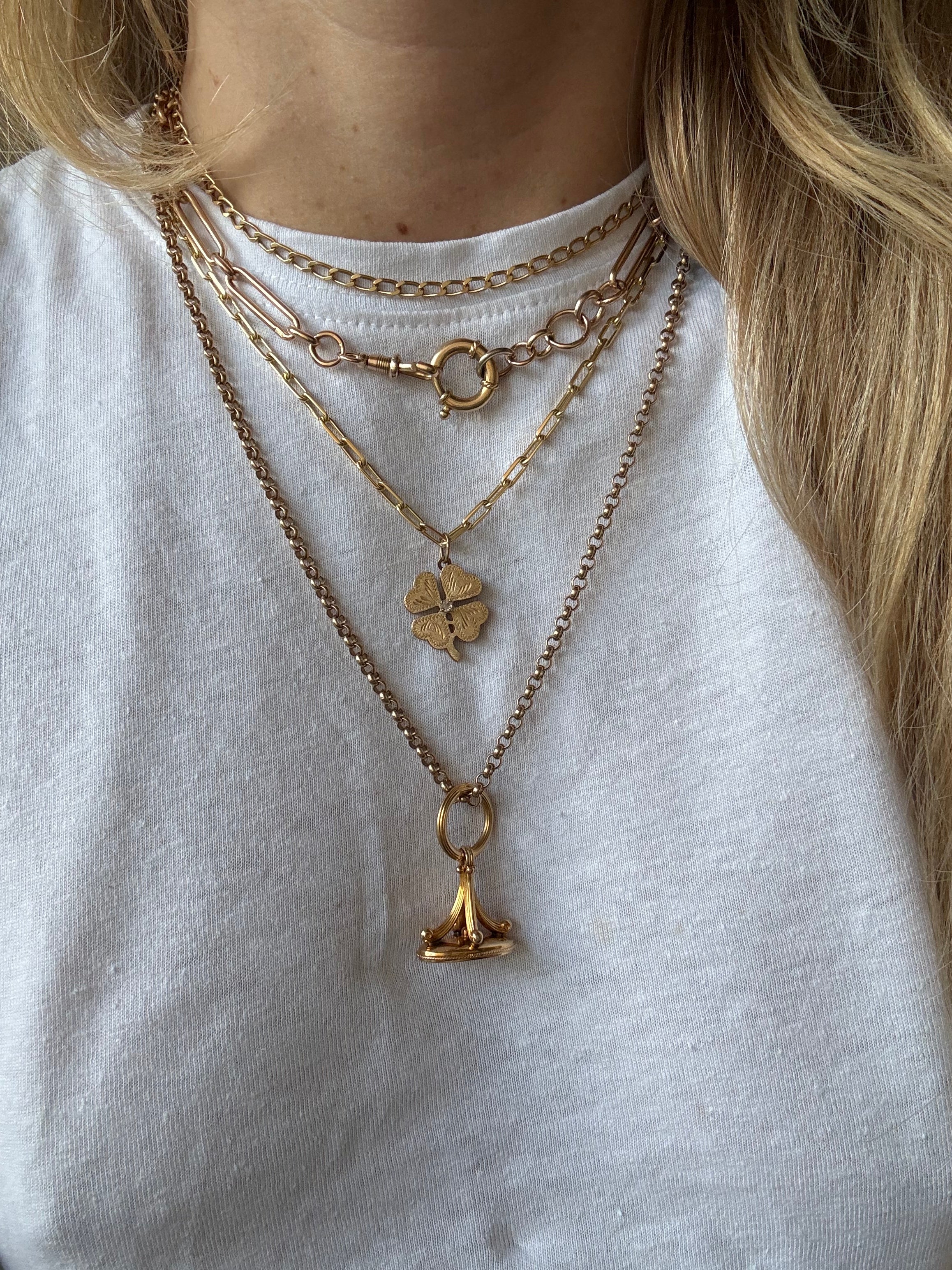 Solid Paperclip Chain