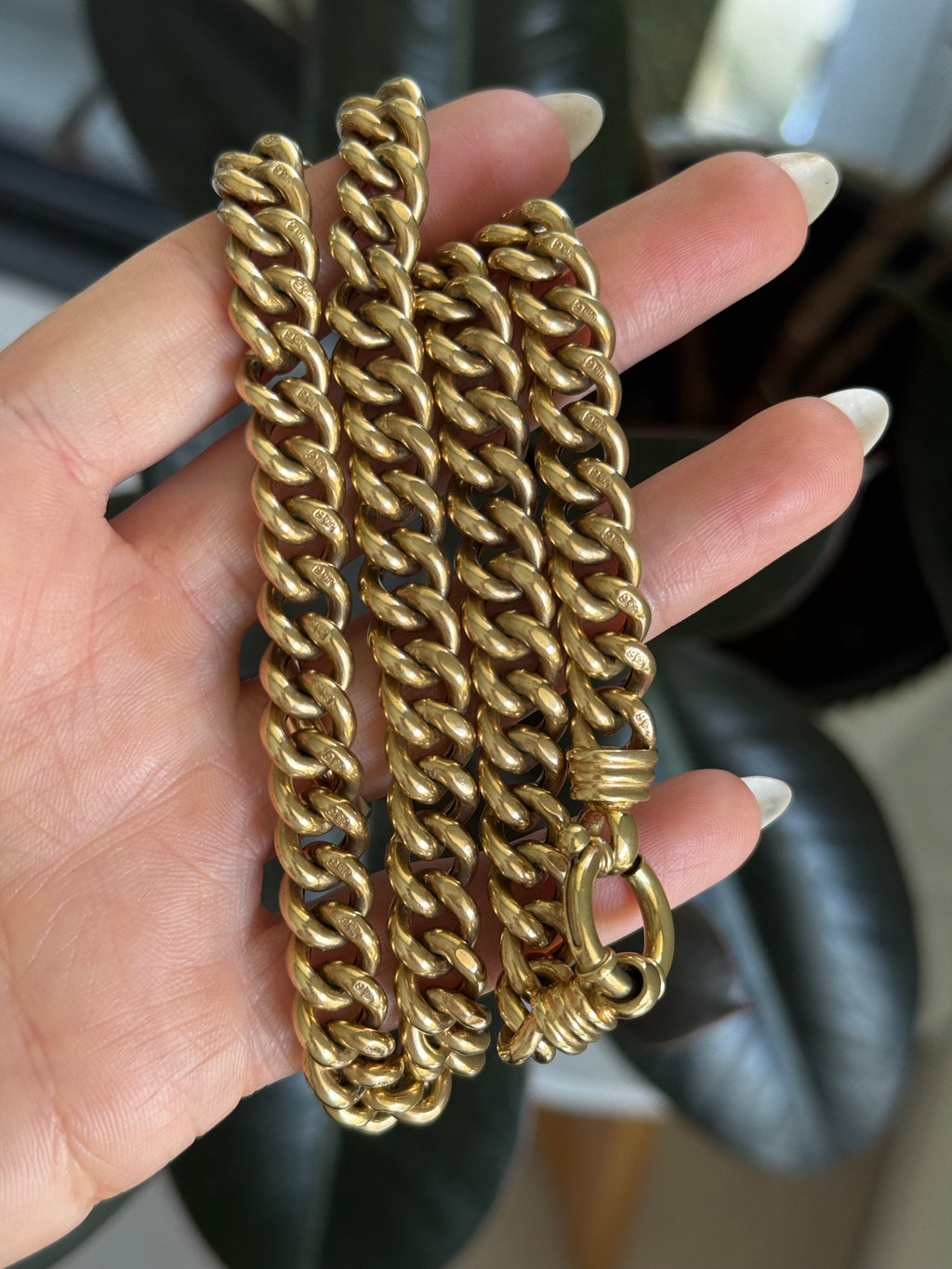 Chunky Rounded Antique Curb