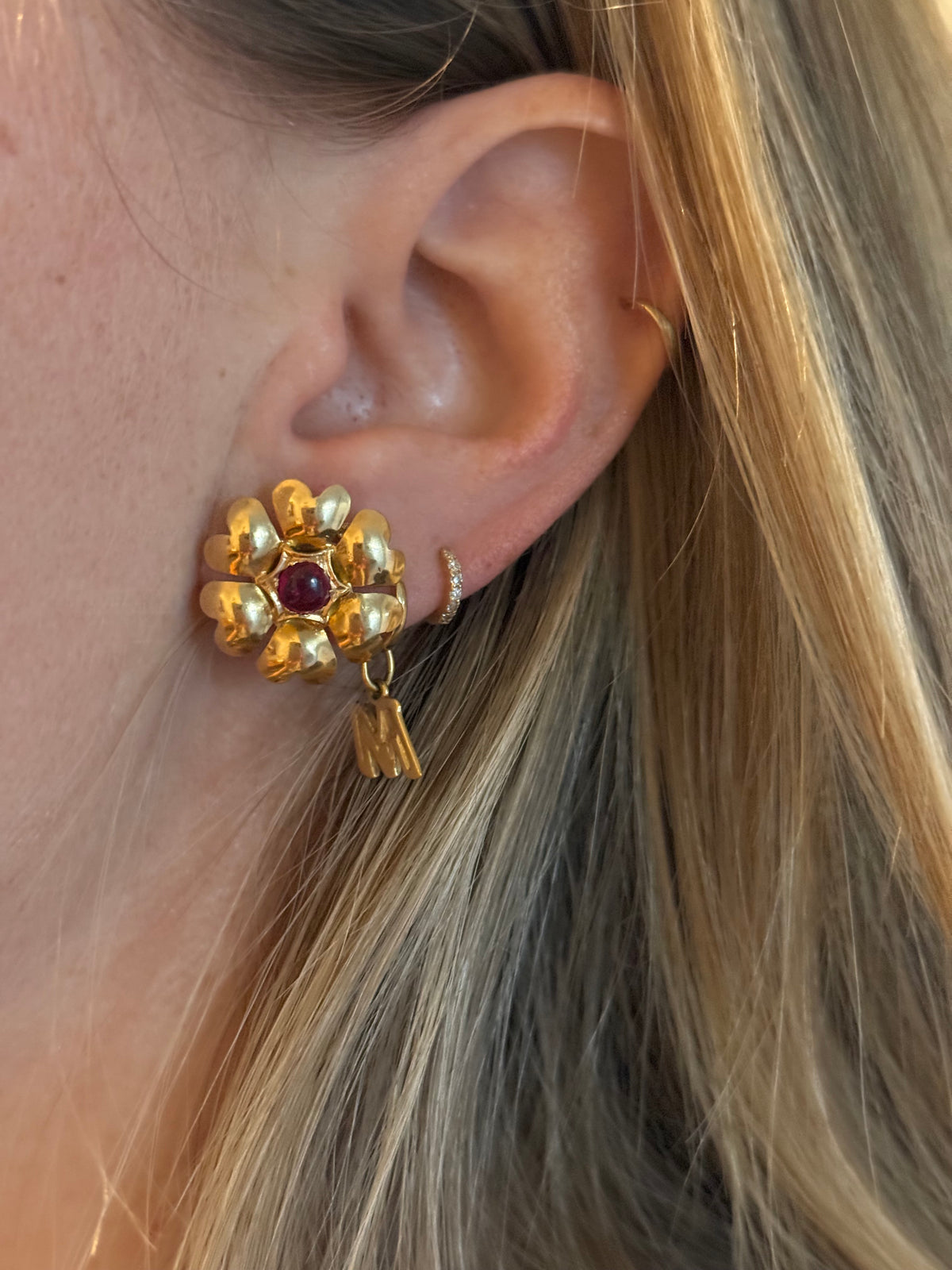 18k Ruby Cabochon Heart Daisy Earrings