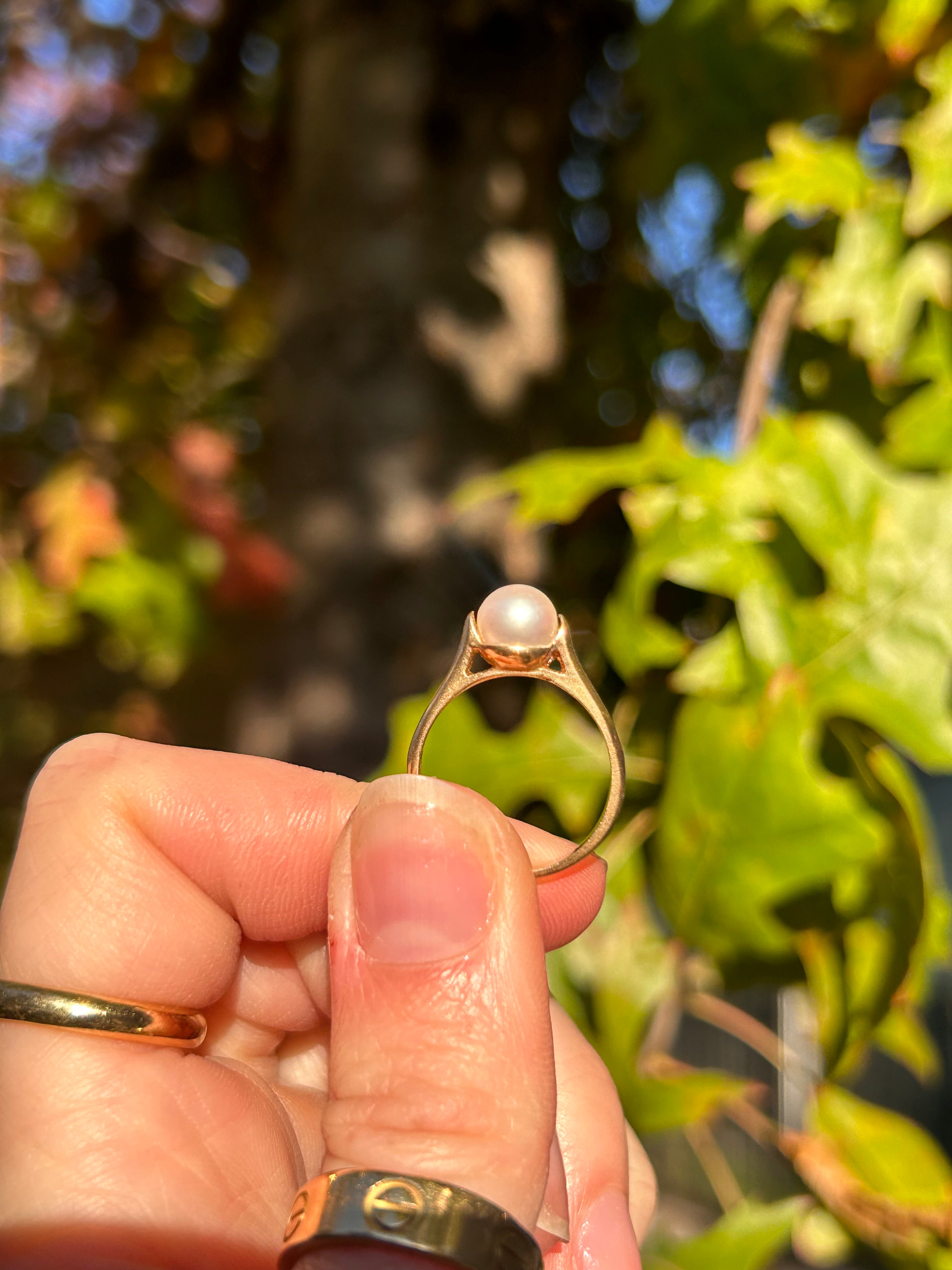 Solitaire Pearl Ring