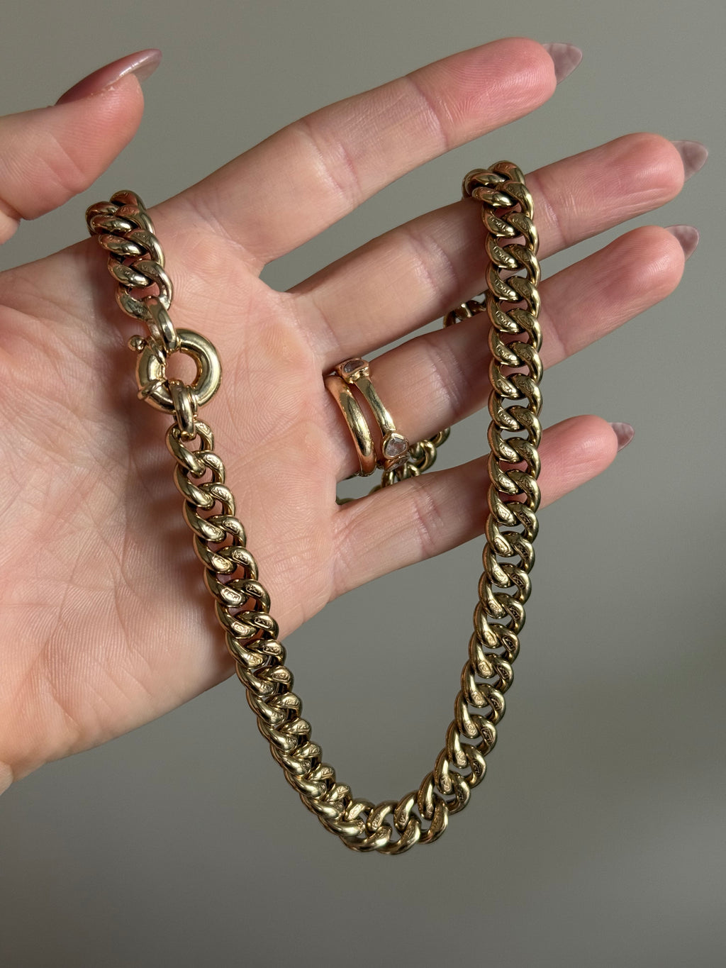 Short Chunky Curb