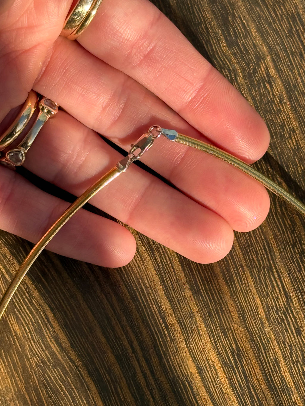 Reversible Omega Chain